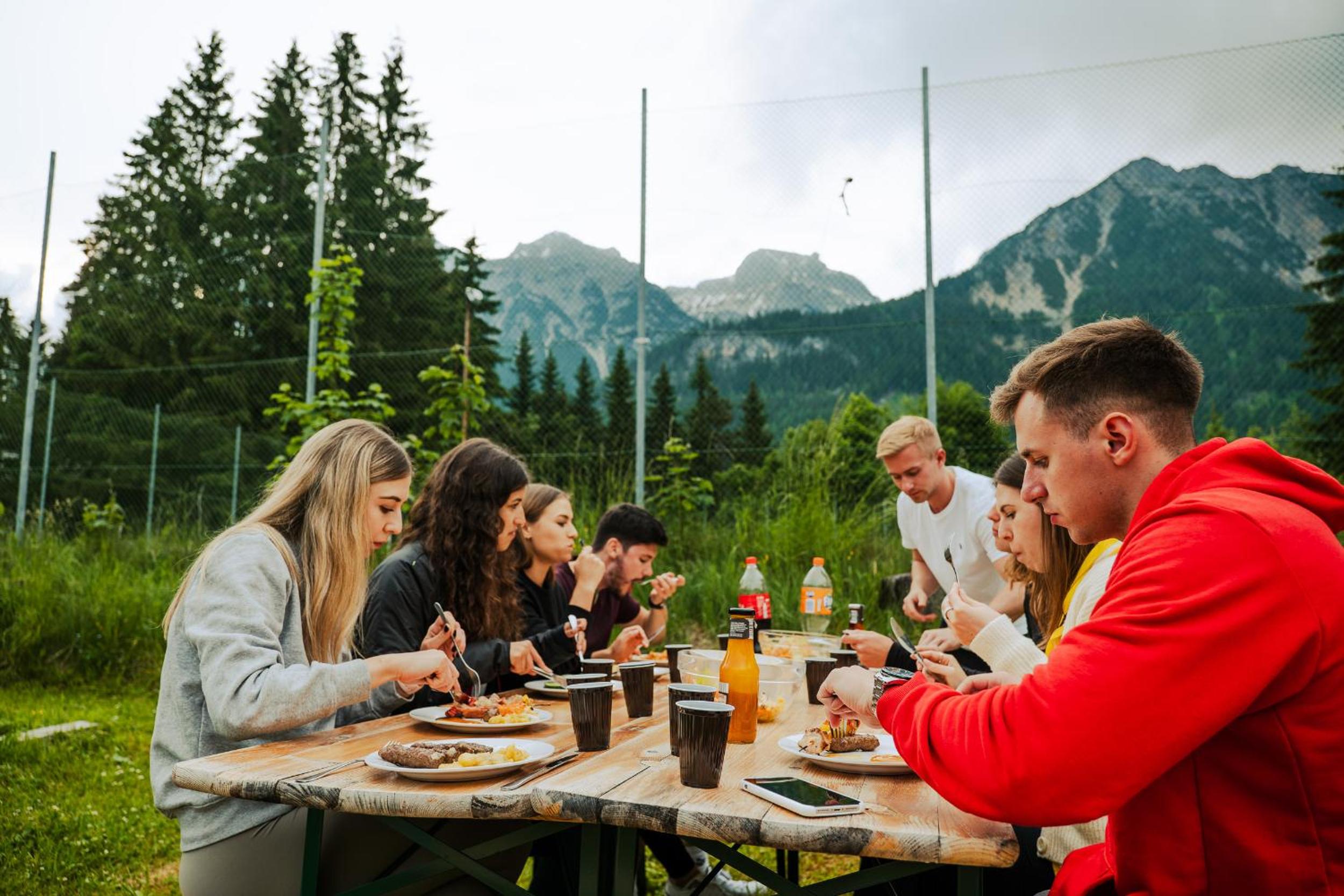 Mountain Hotel & Hostel