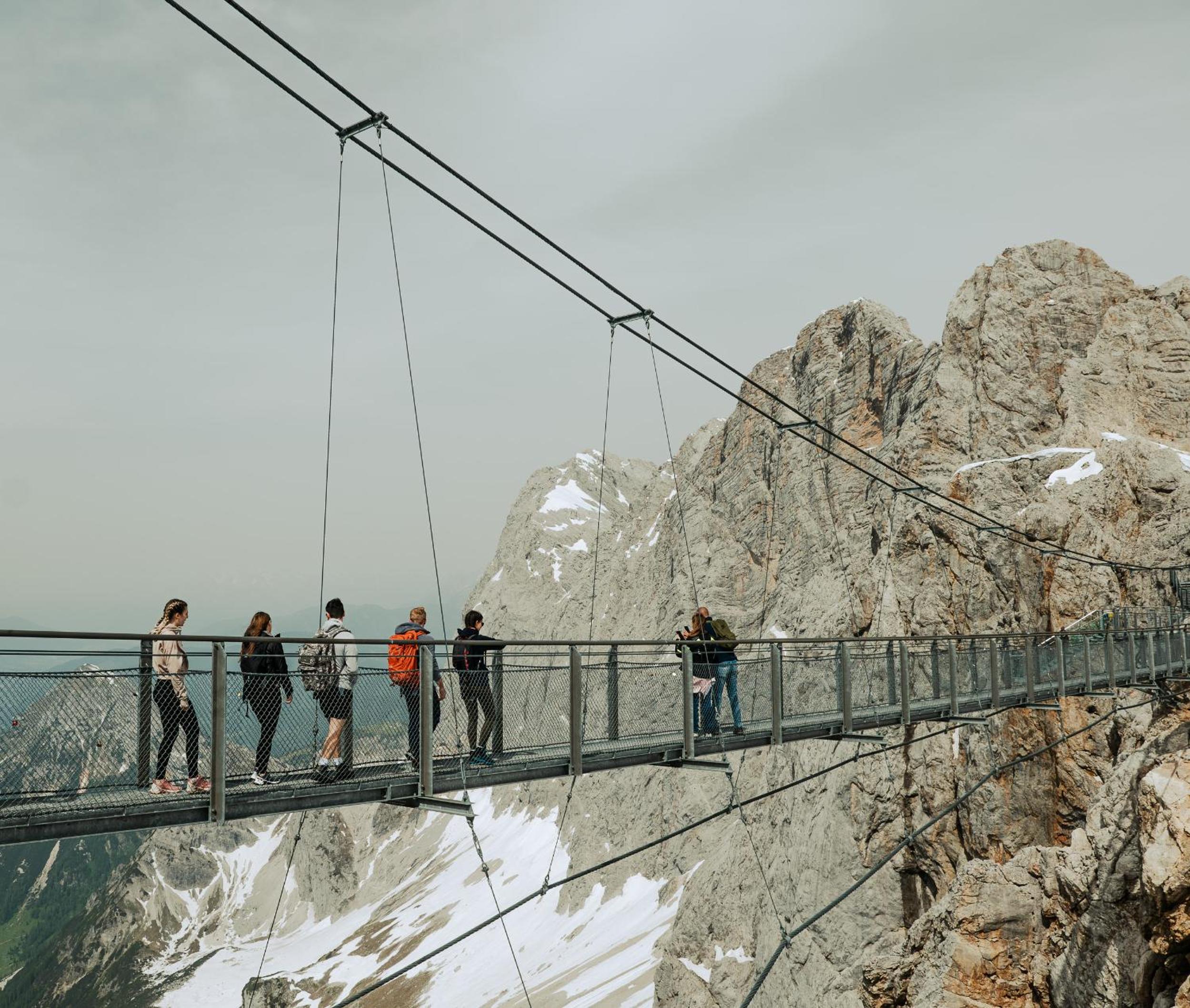 Mountain Hotel & Hostel