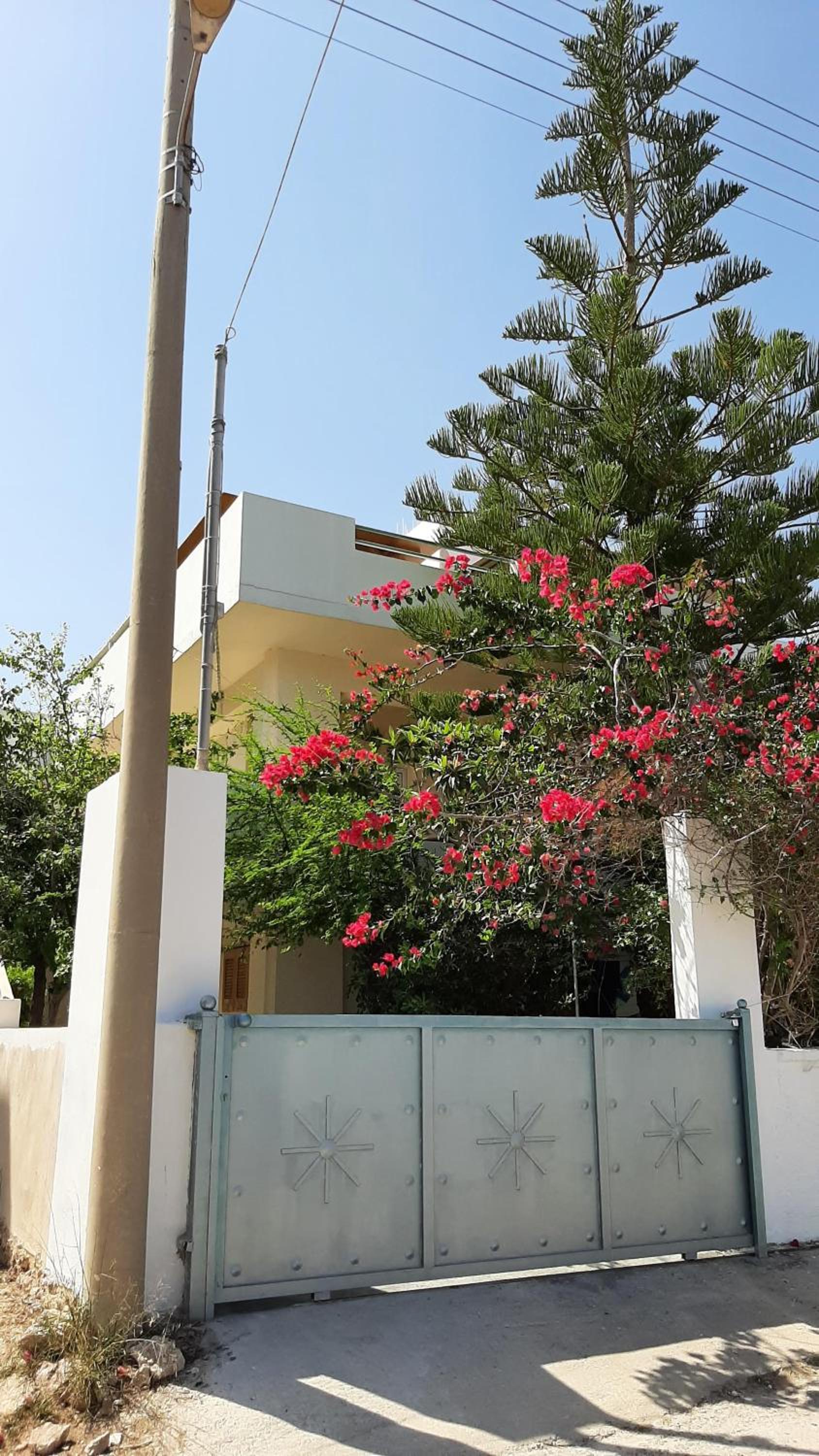 Hotel Seaside Kaki Thalassa - Image 1