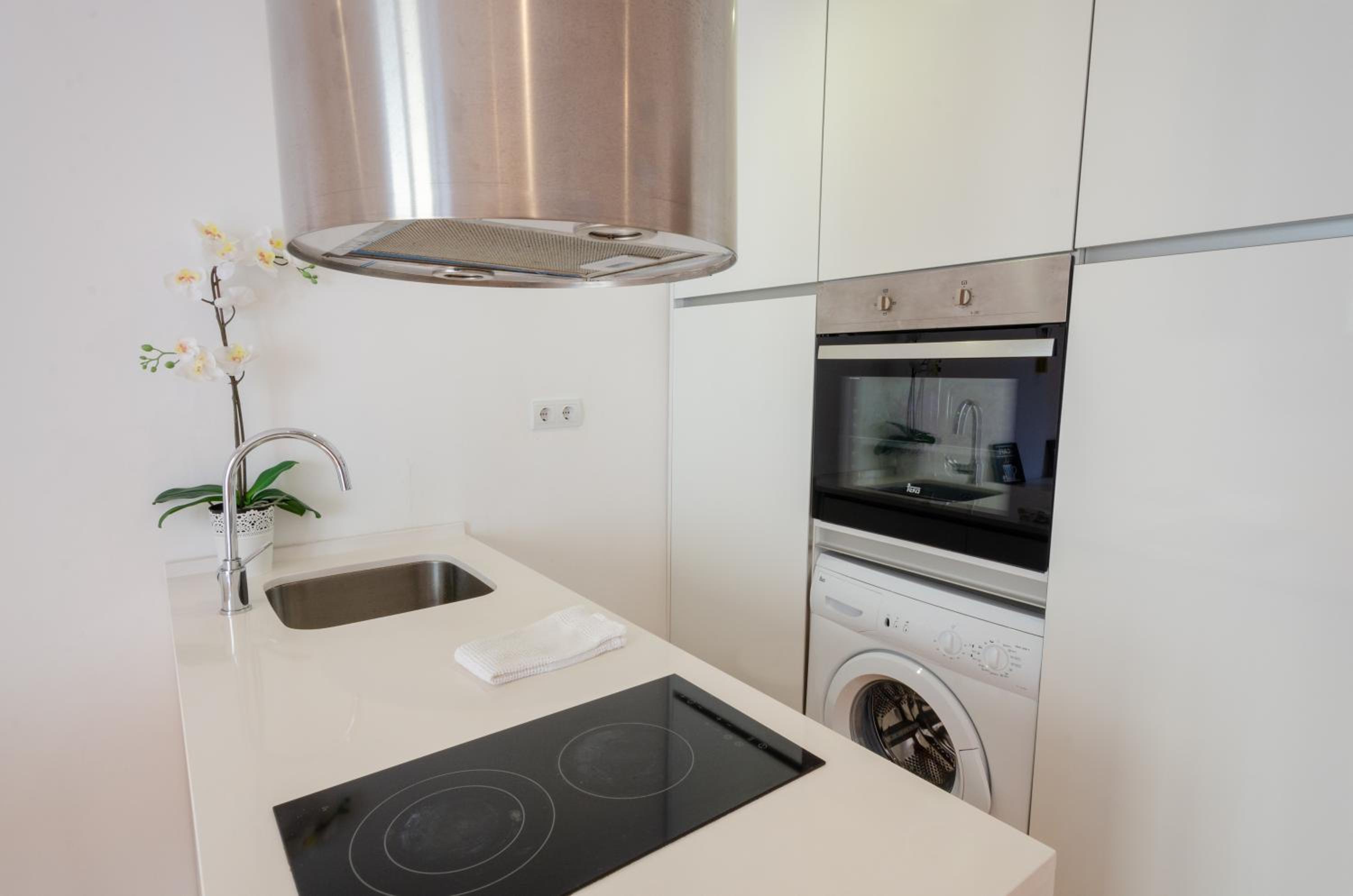 Central Lisbon Flat near Avenida view 4