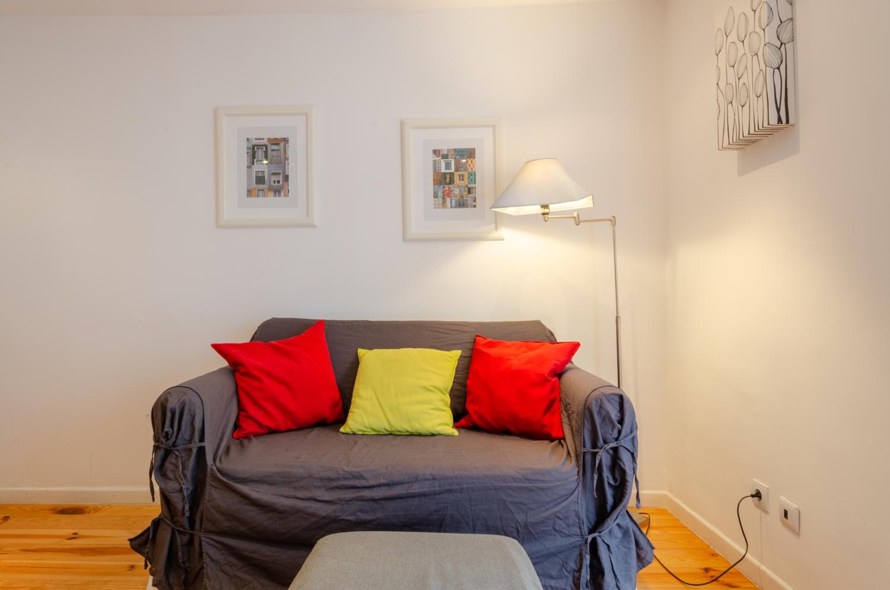 Central Lisbon Flat near Avenida view 3