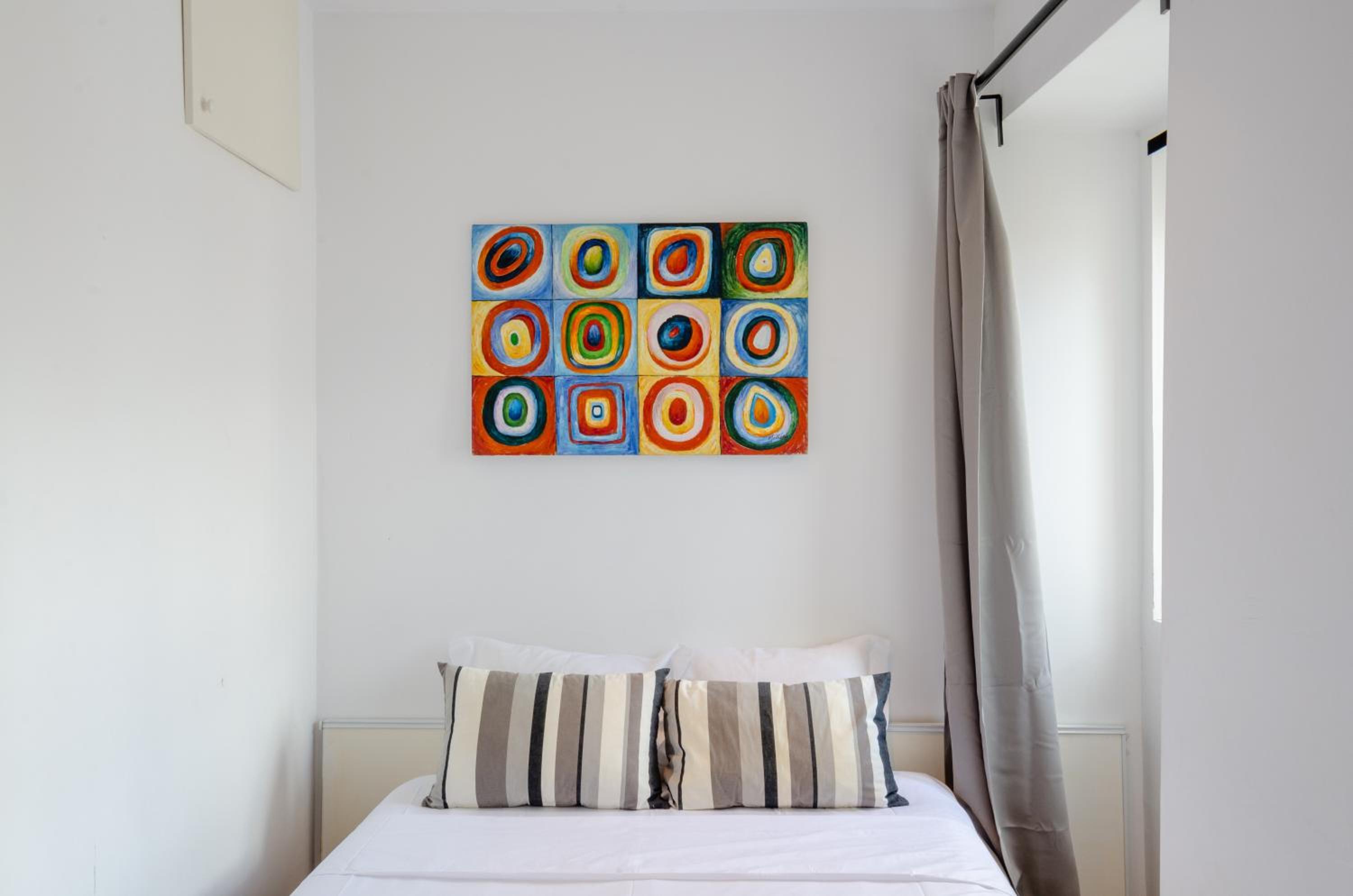 Central Lisbon Flat near Avenida view 2