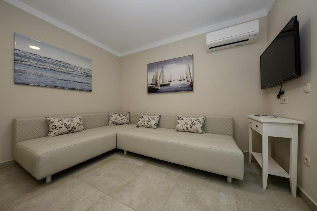 Villa Luka Lopar view 2
