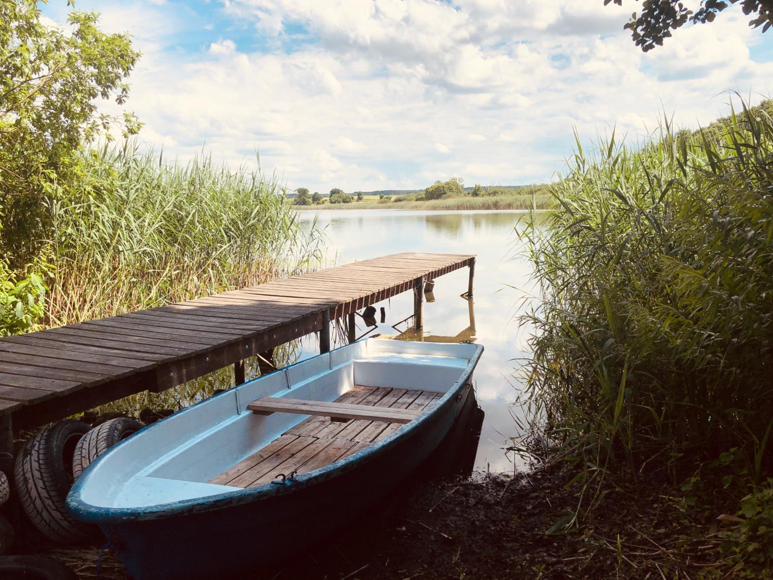 Haus am See mit Steg, Boot, Kamin und Sauna - Mecklenburgische Seenplatte