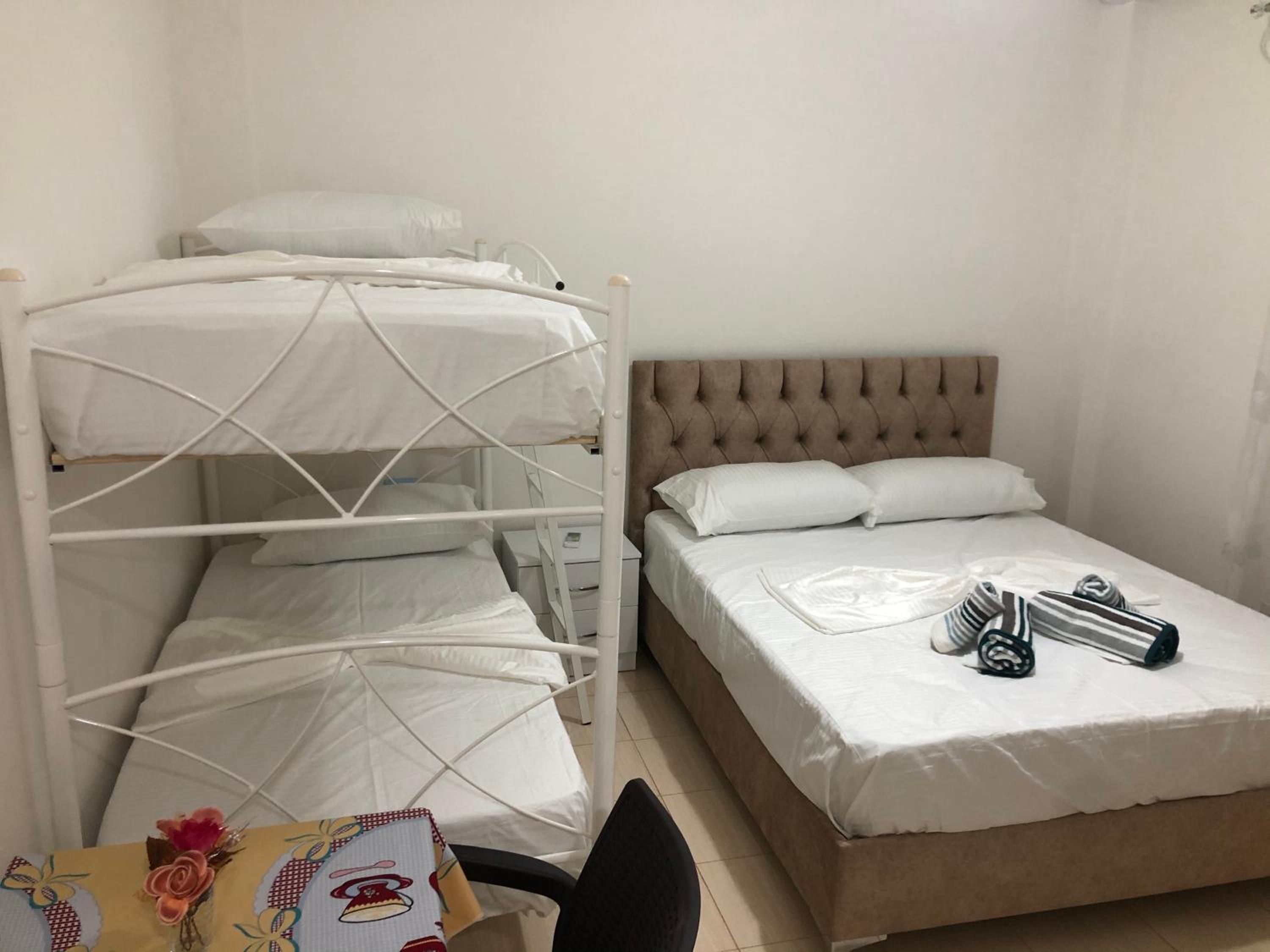 Elton Tafa guesthouse