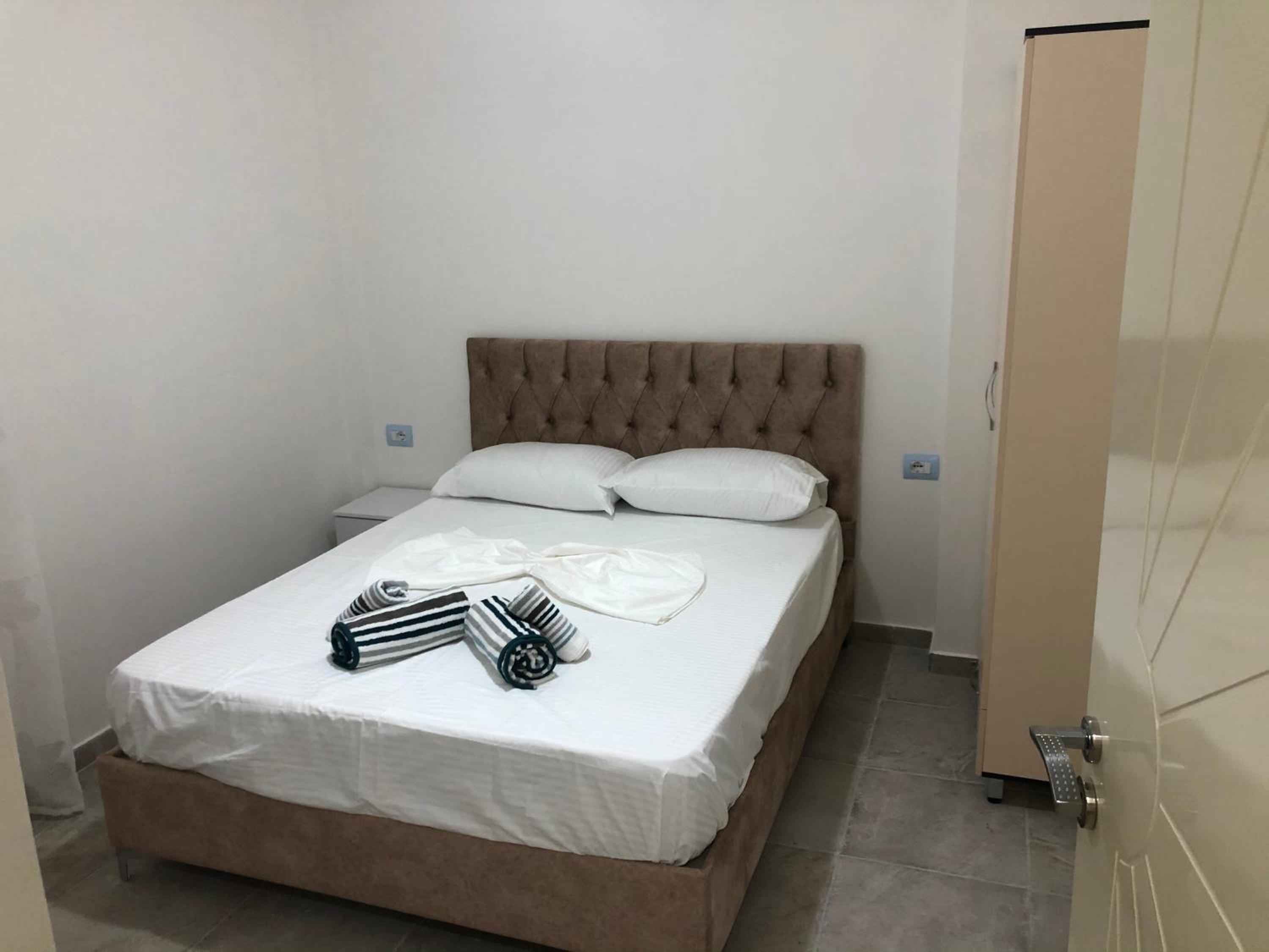 Elton Tafa guesthouse