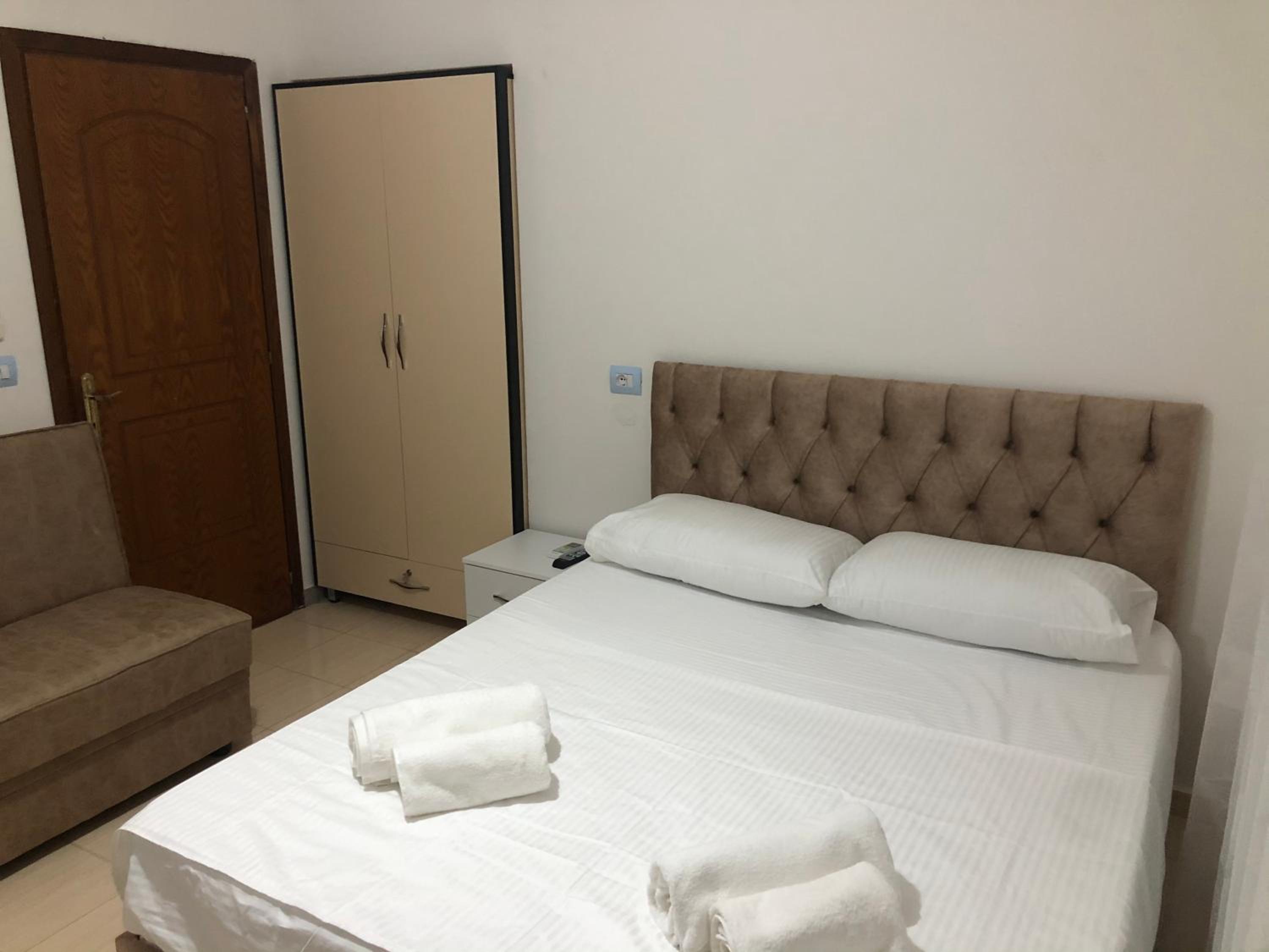 Elton Tafa guesthouse