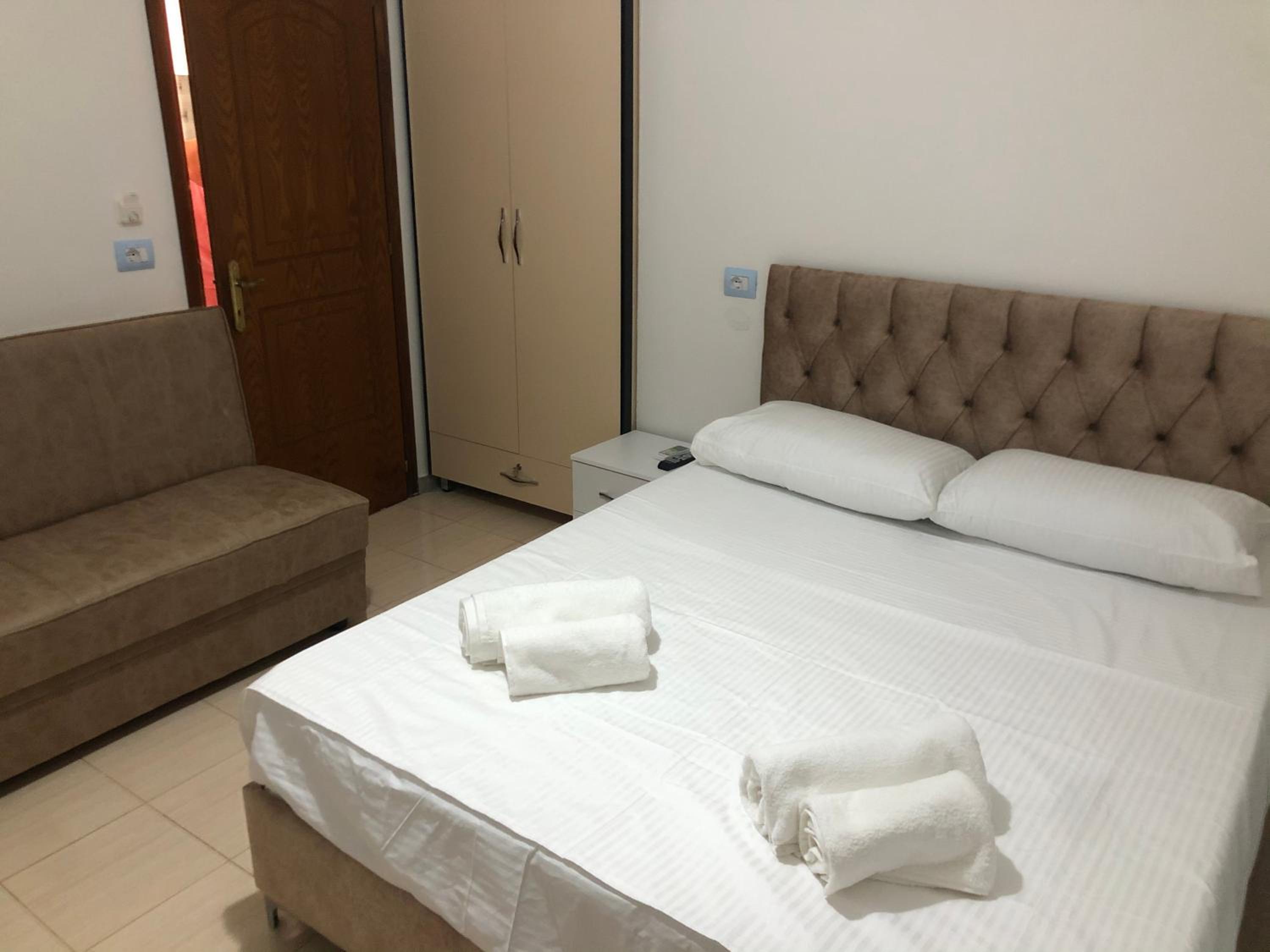 Elton Tafa guesthouse
