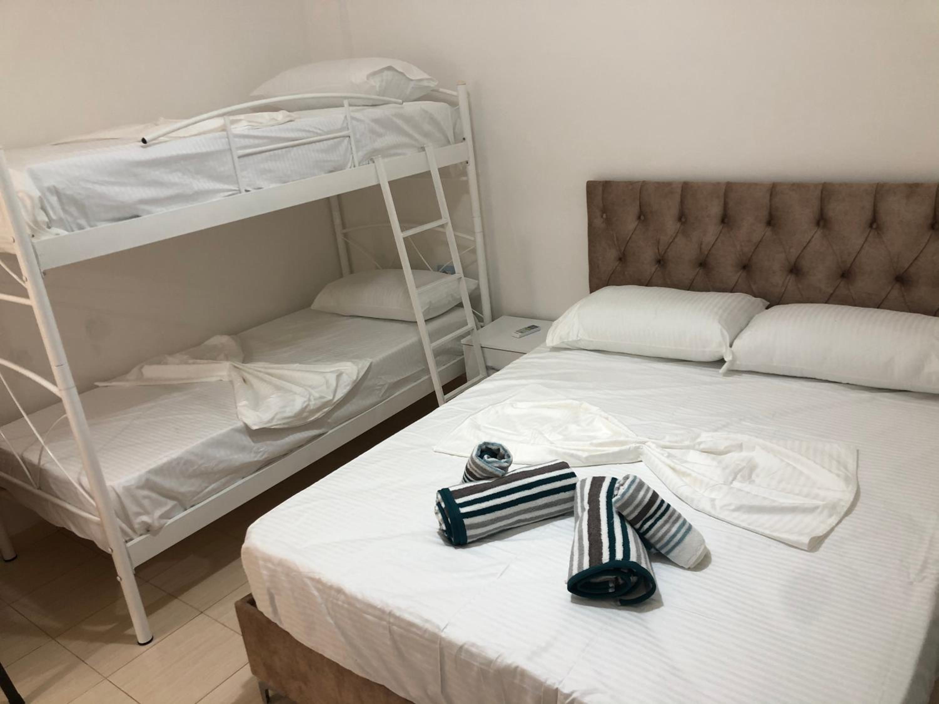 Elton Tafa guesthouse