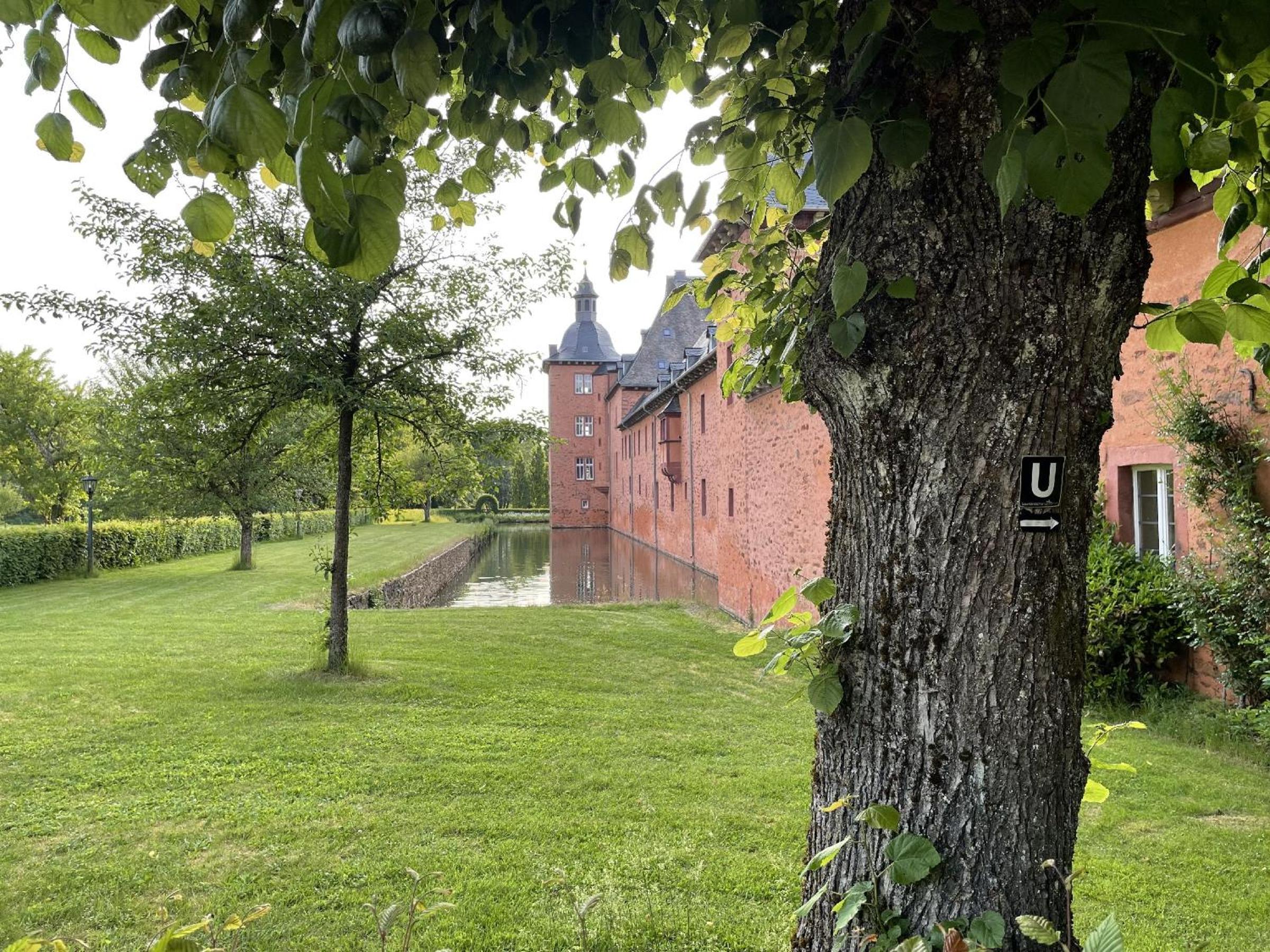 Schloss Adolphsburg im Sauerland view 2