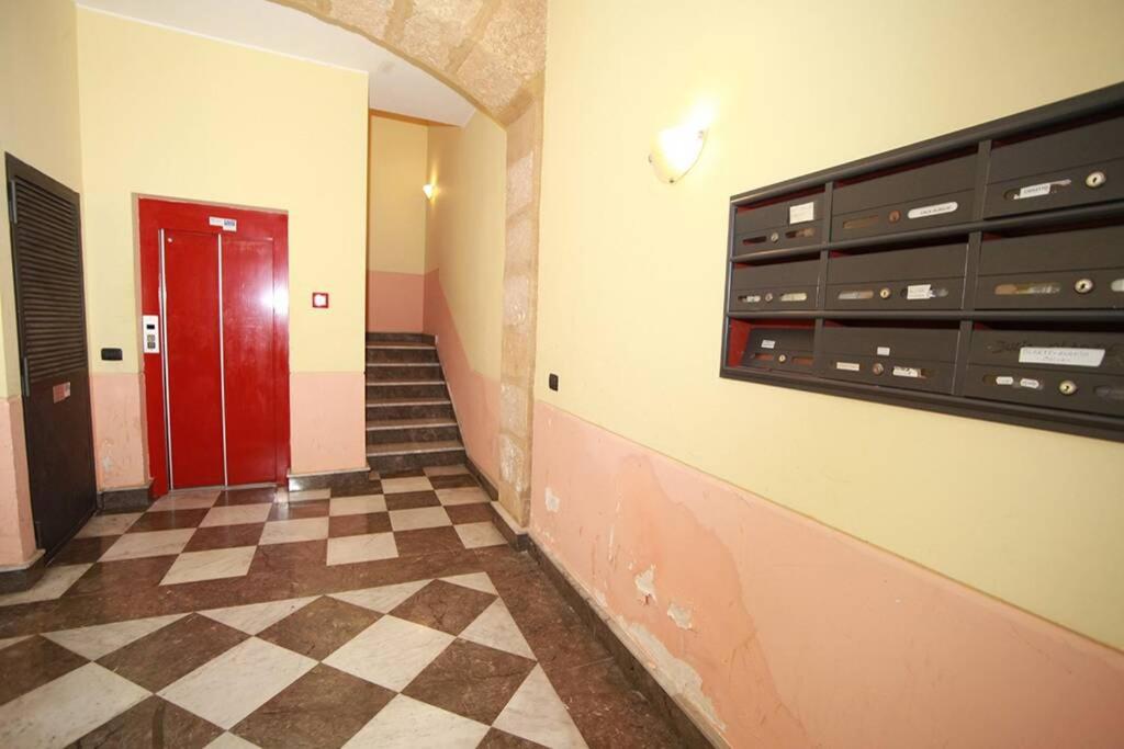 Appartamento con terrazza al centro storico. view 4