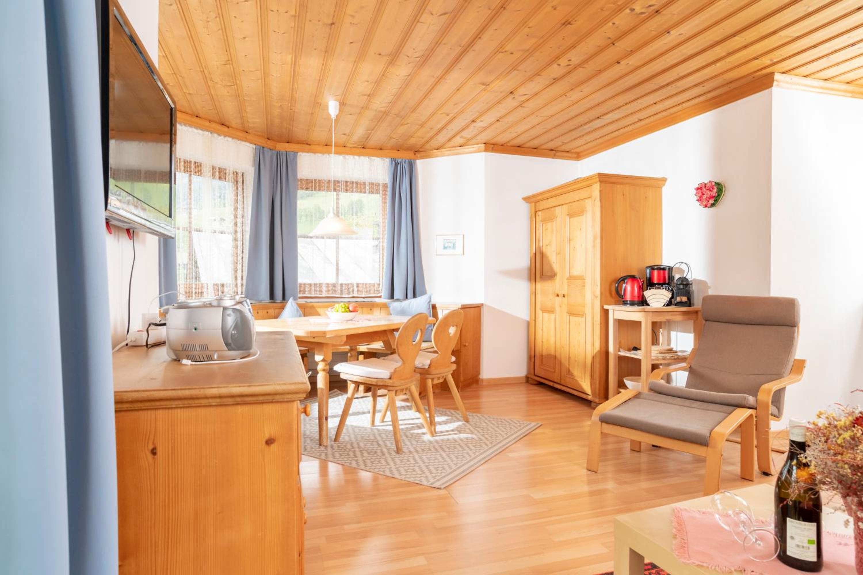Appartements Bernhofer view 3