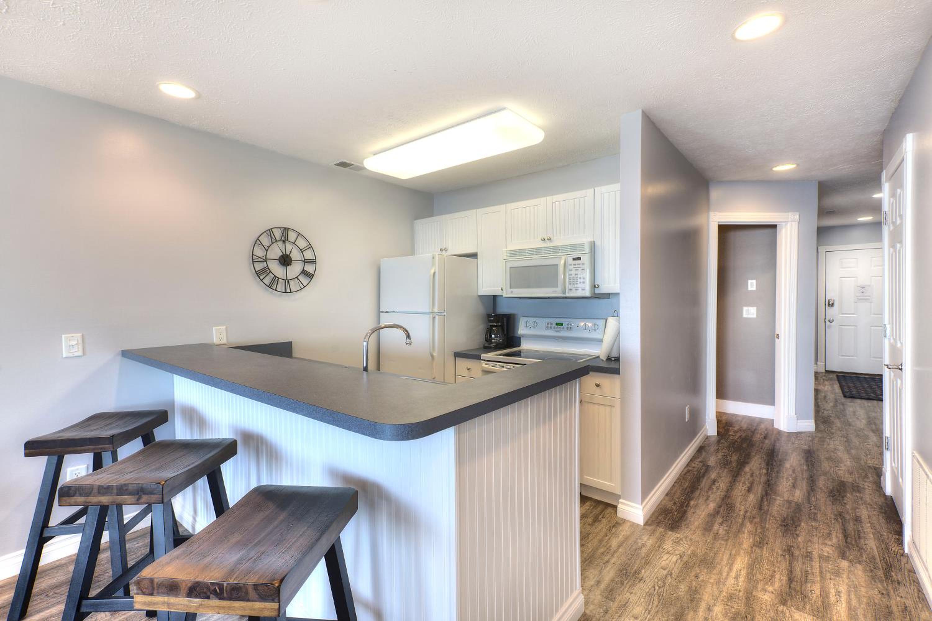 Beachside 216 with Pool Hot Tub and Private Deck Overlooking East Bay view 5