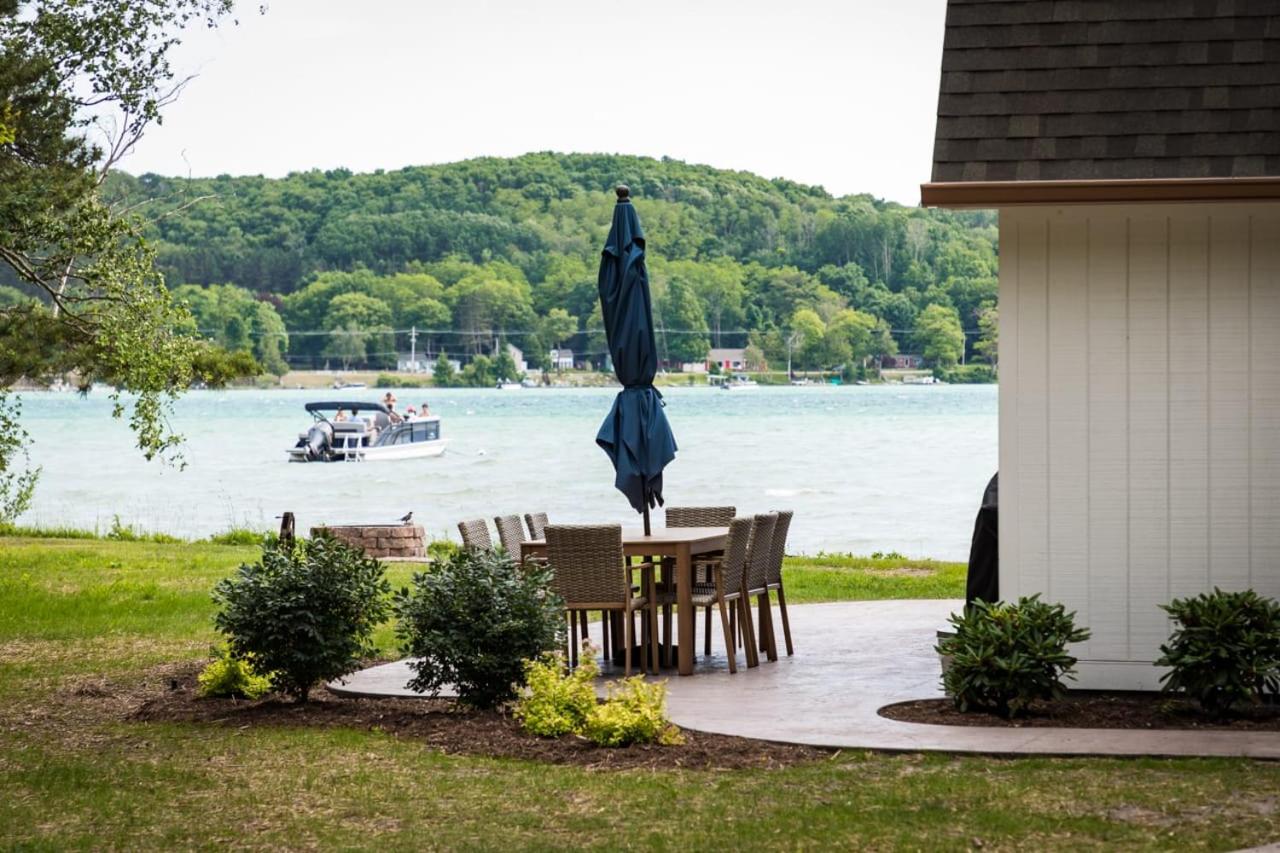 Little Glen Cottage with Direct Beach Frontage and Hot Tub