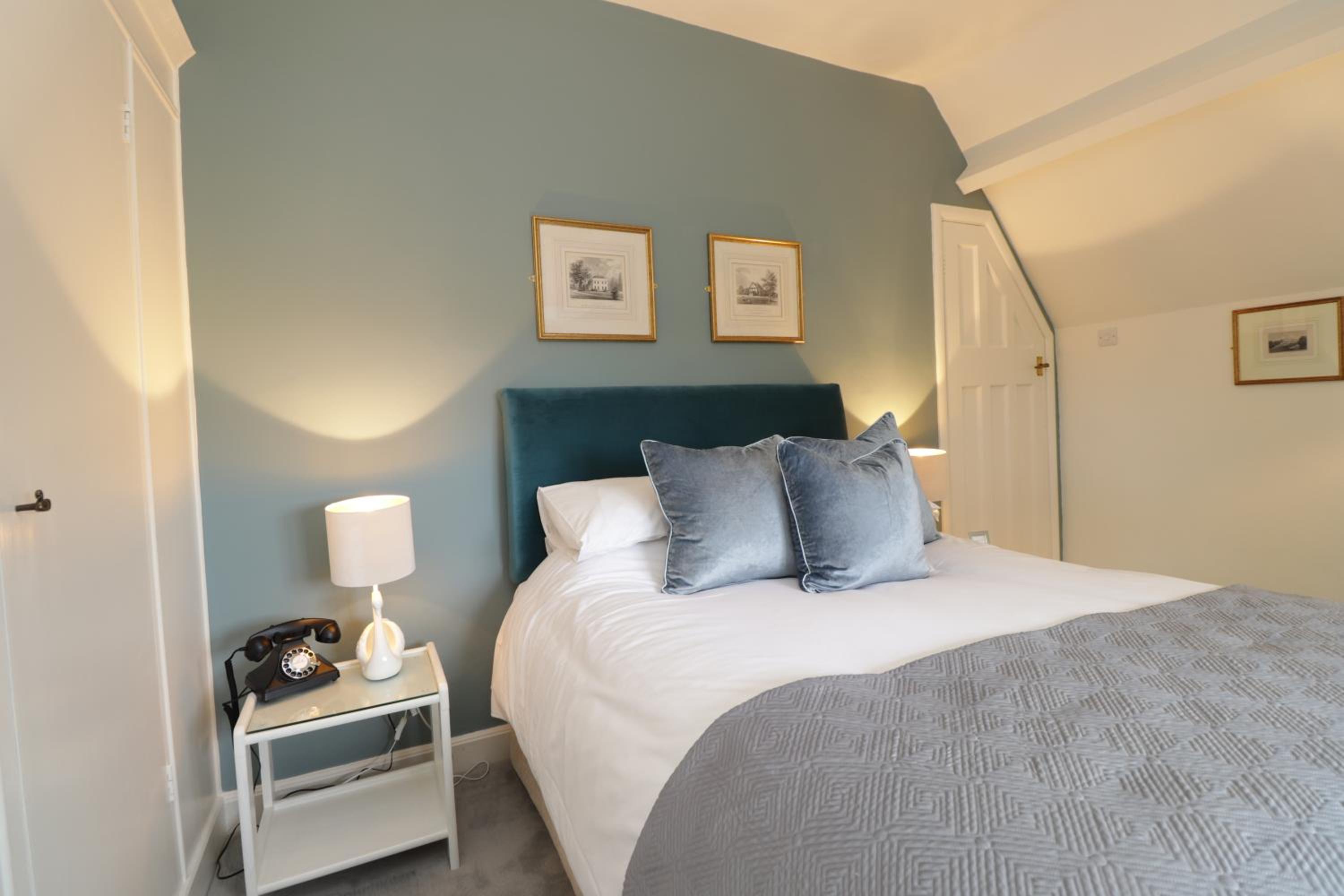 Maidstone Vacations - Leeds Castle Stable Courtyard Bed and Breakfast - Property Image 81