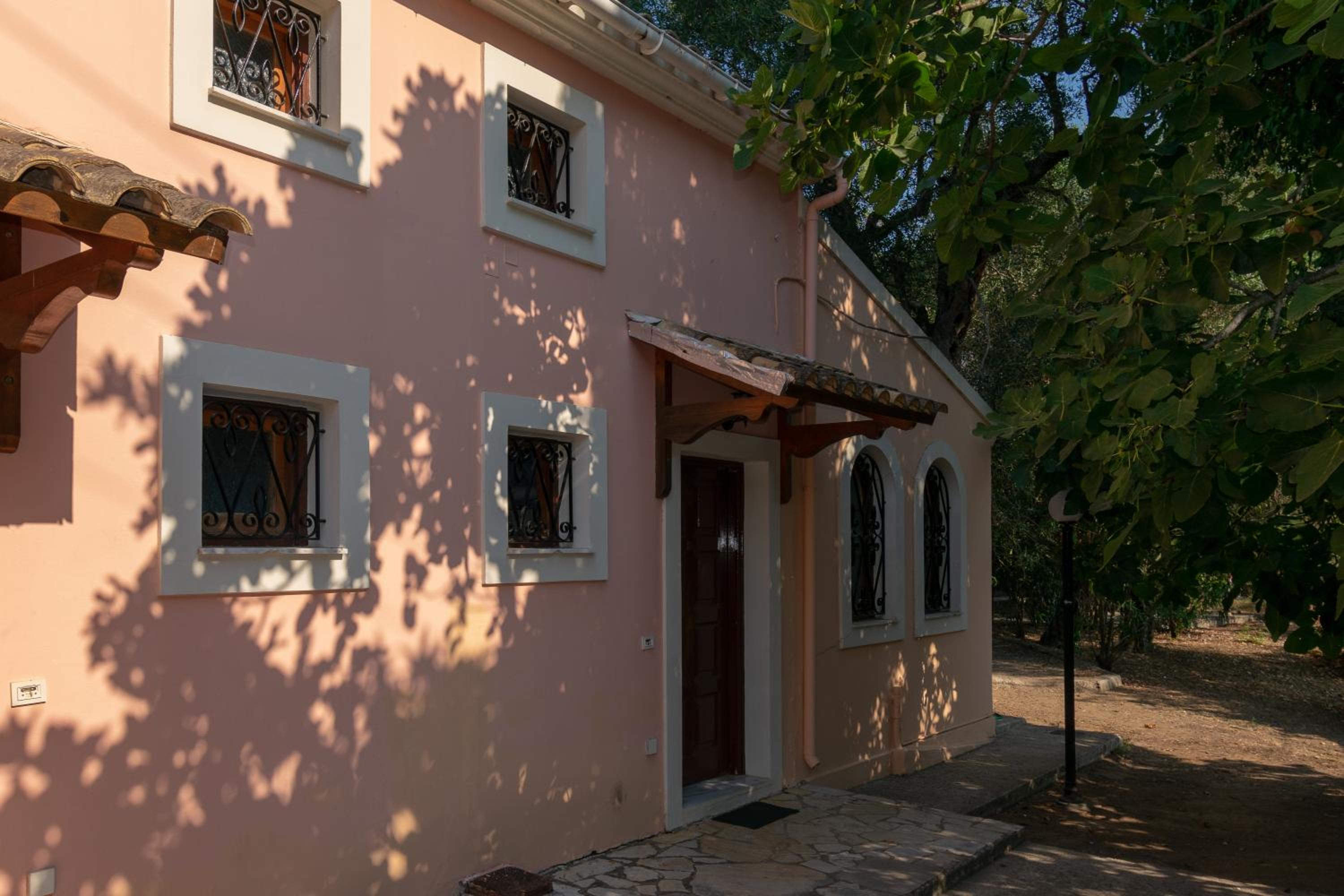 Villa Olive apartments view 4