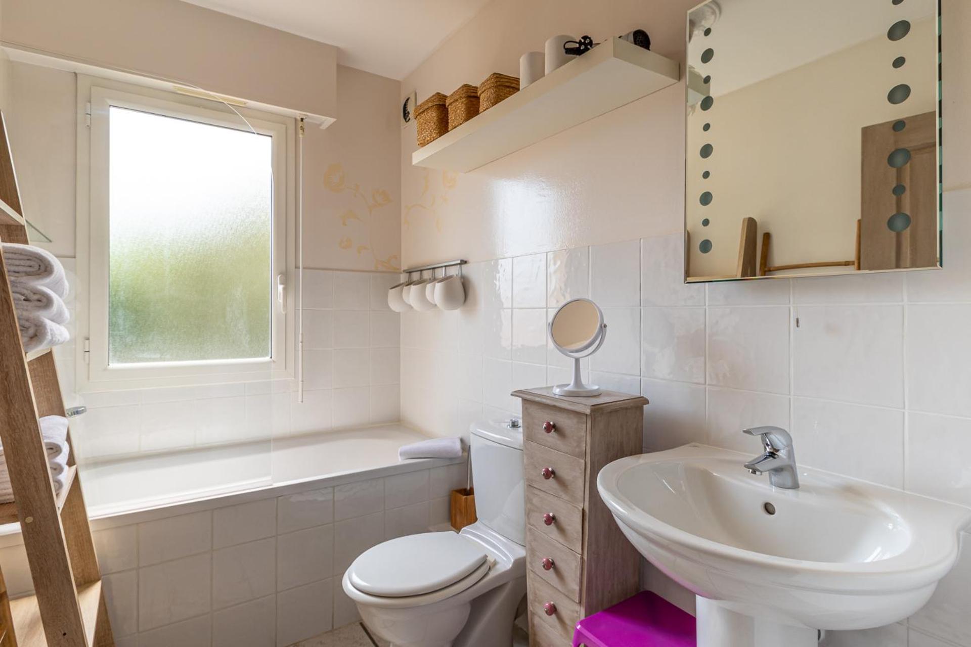 STELLA MARE en Algajola — bathroom