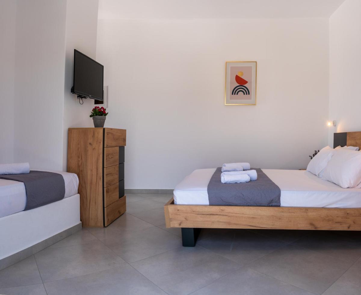 Liostasi Houses
