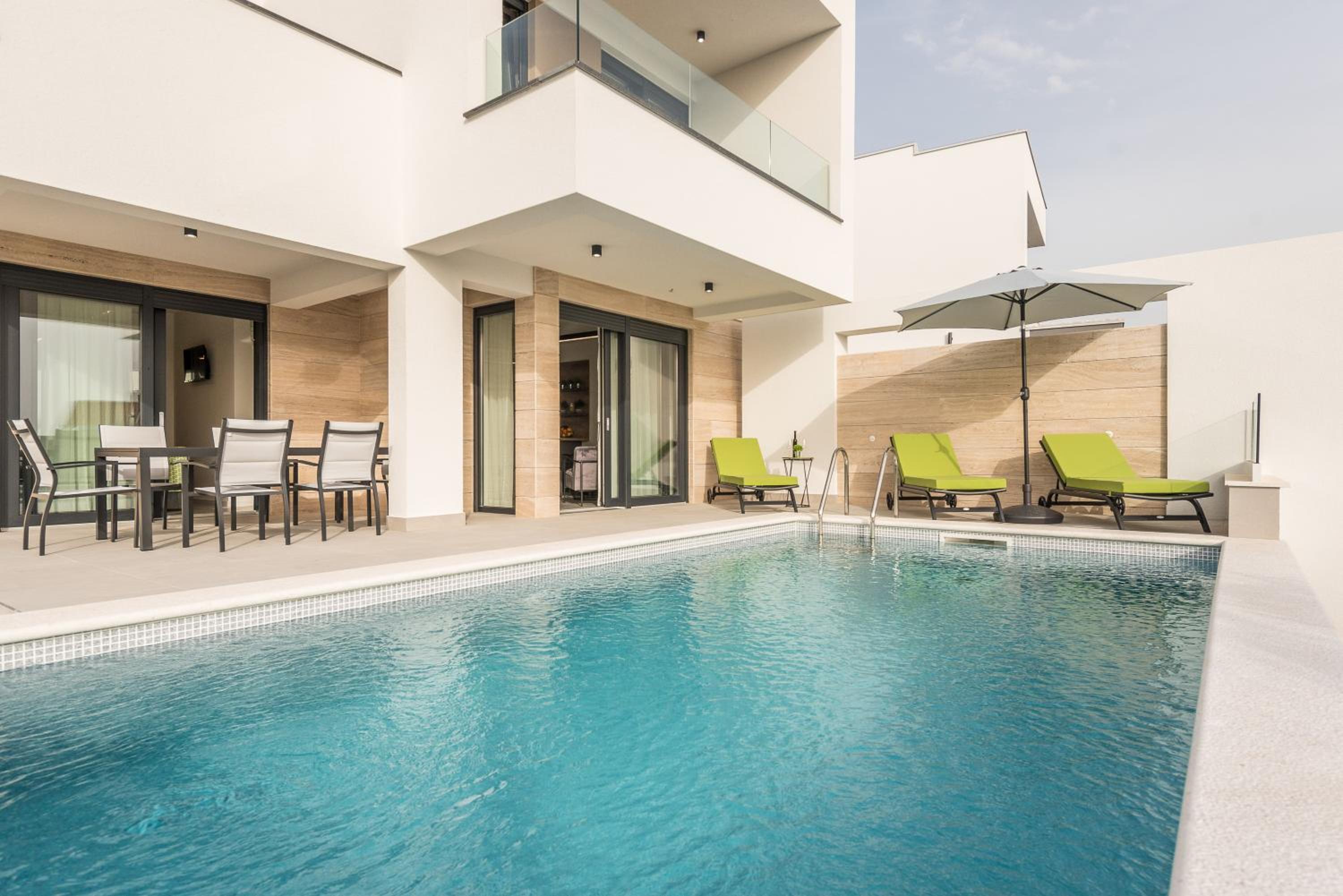 Luxury Villas Joy