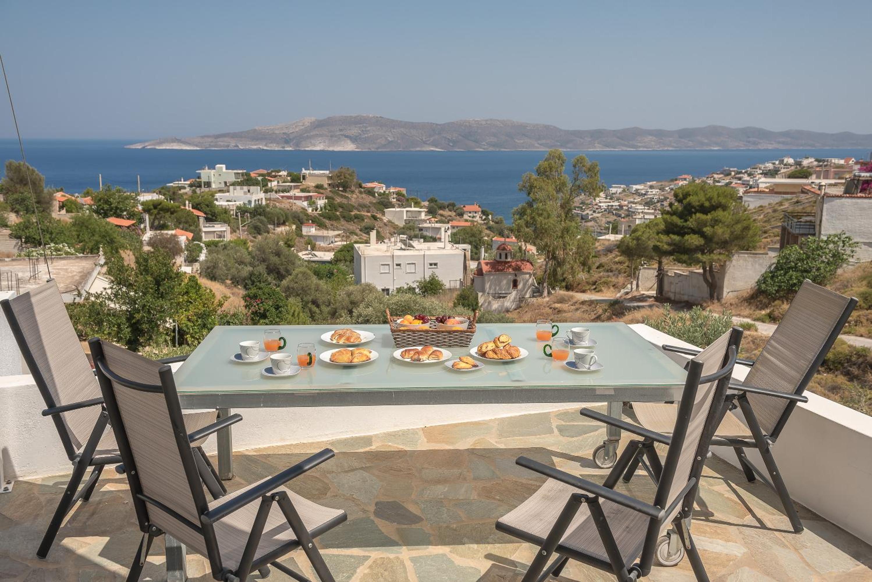 Villa Luna Private Heated Hydro Pool BBQ Beach 4min view 3