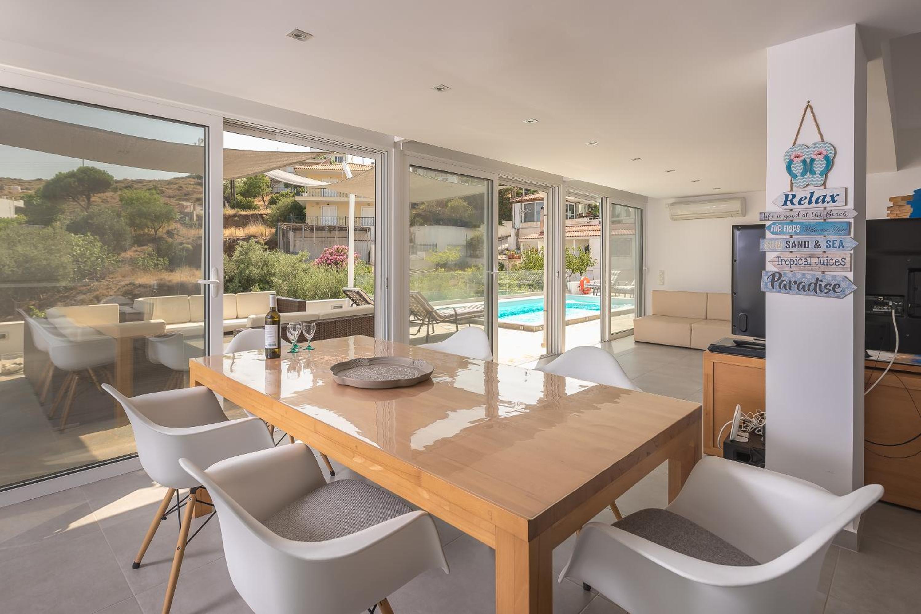 Villa Luna Private Heated Hydro Pool BBQ Beach 4min view 5