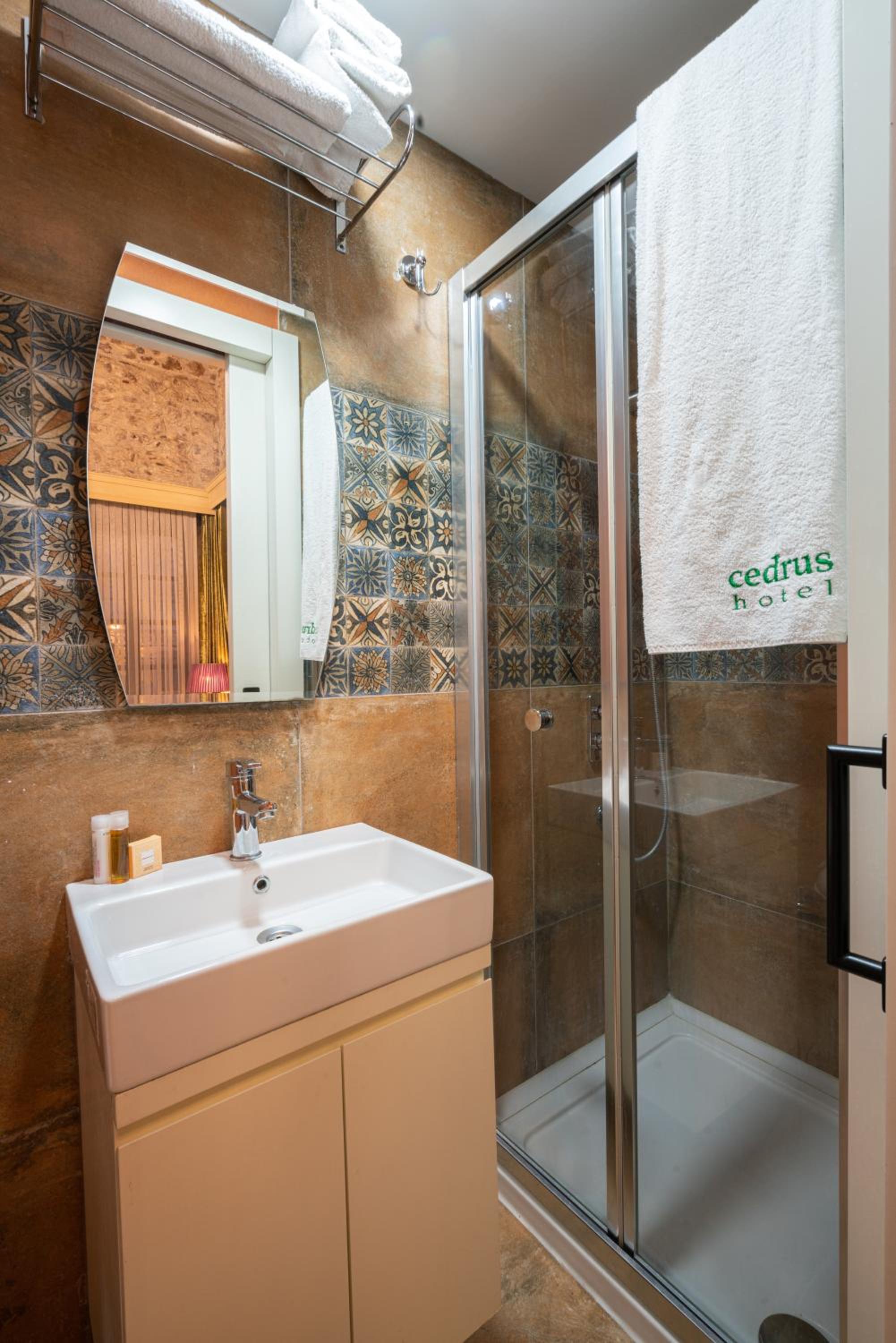 Cedrus Hotel - Image 57