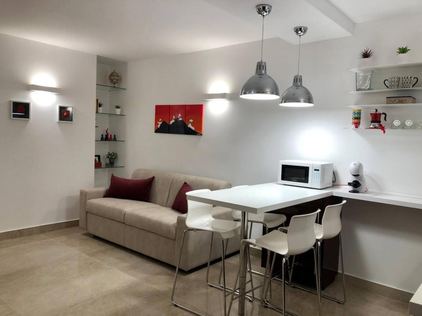 Rosso Partenopeo Suite