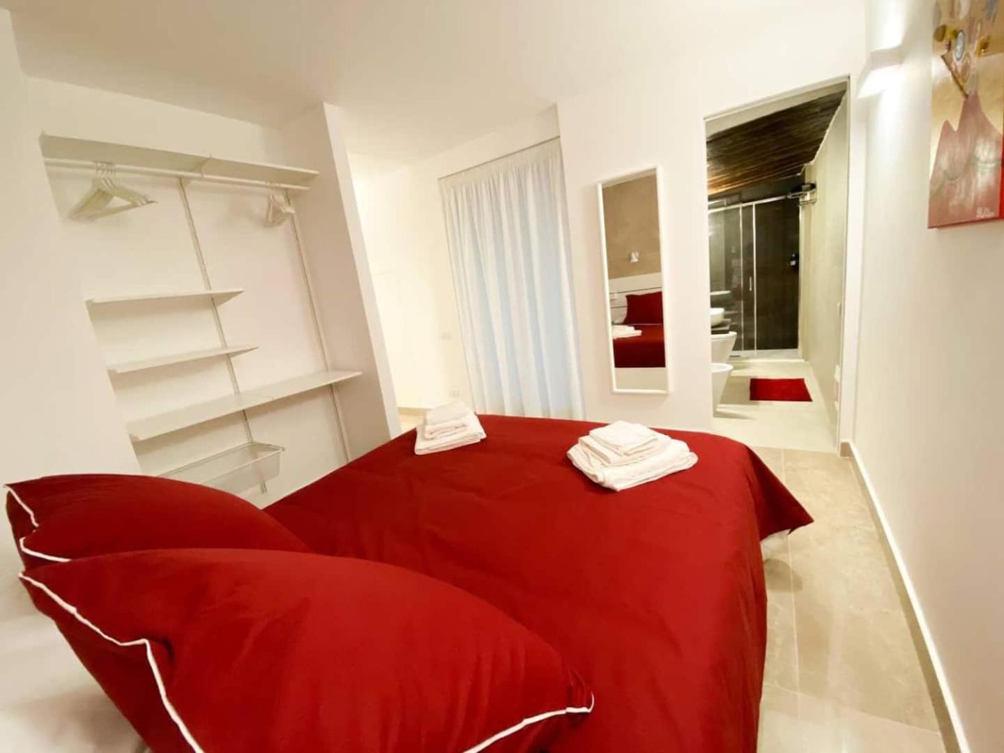 Rosso Partenopeo Suite