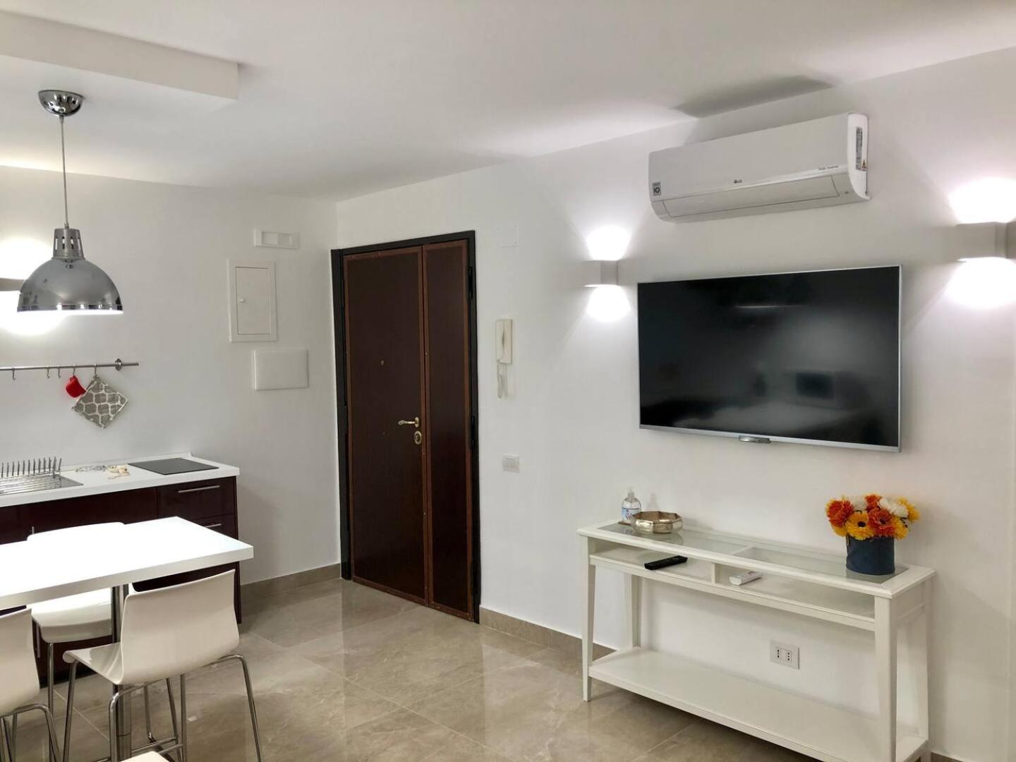 Rosso Partenopeo Suite