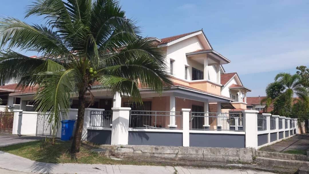 Izzahrah 4Rooms Shah Alam photo 5