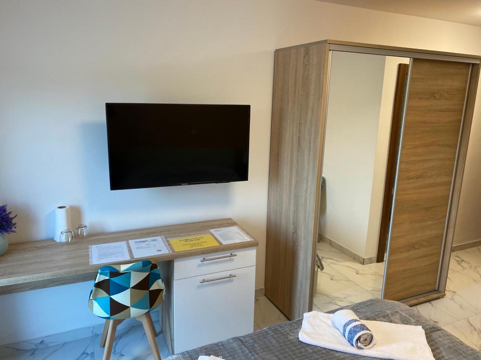 Belamionix motel view 3