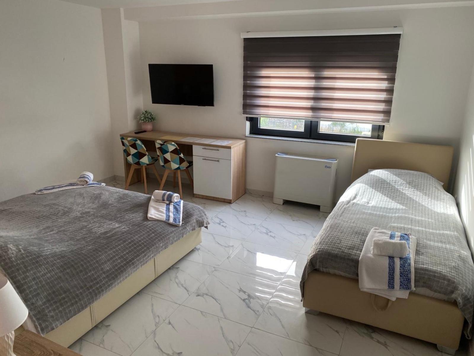 Belamionix motel view 5