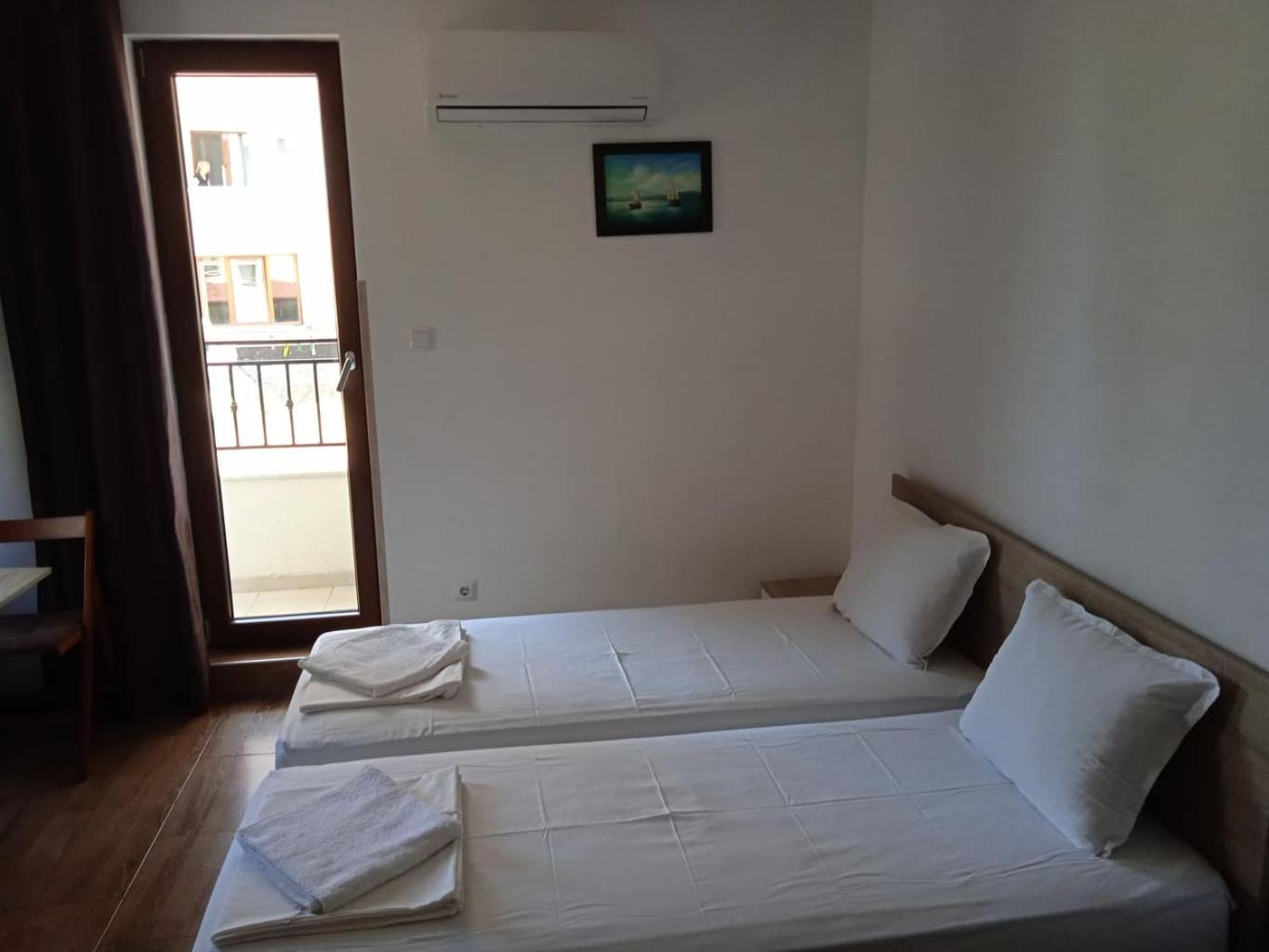 Flora Beach Apartaments