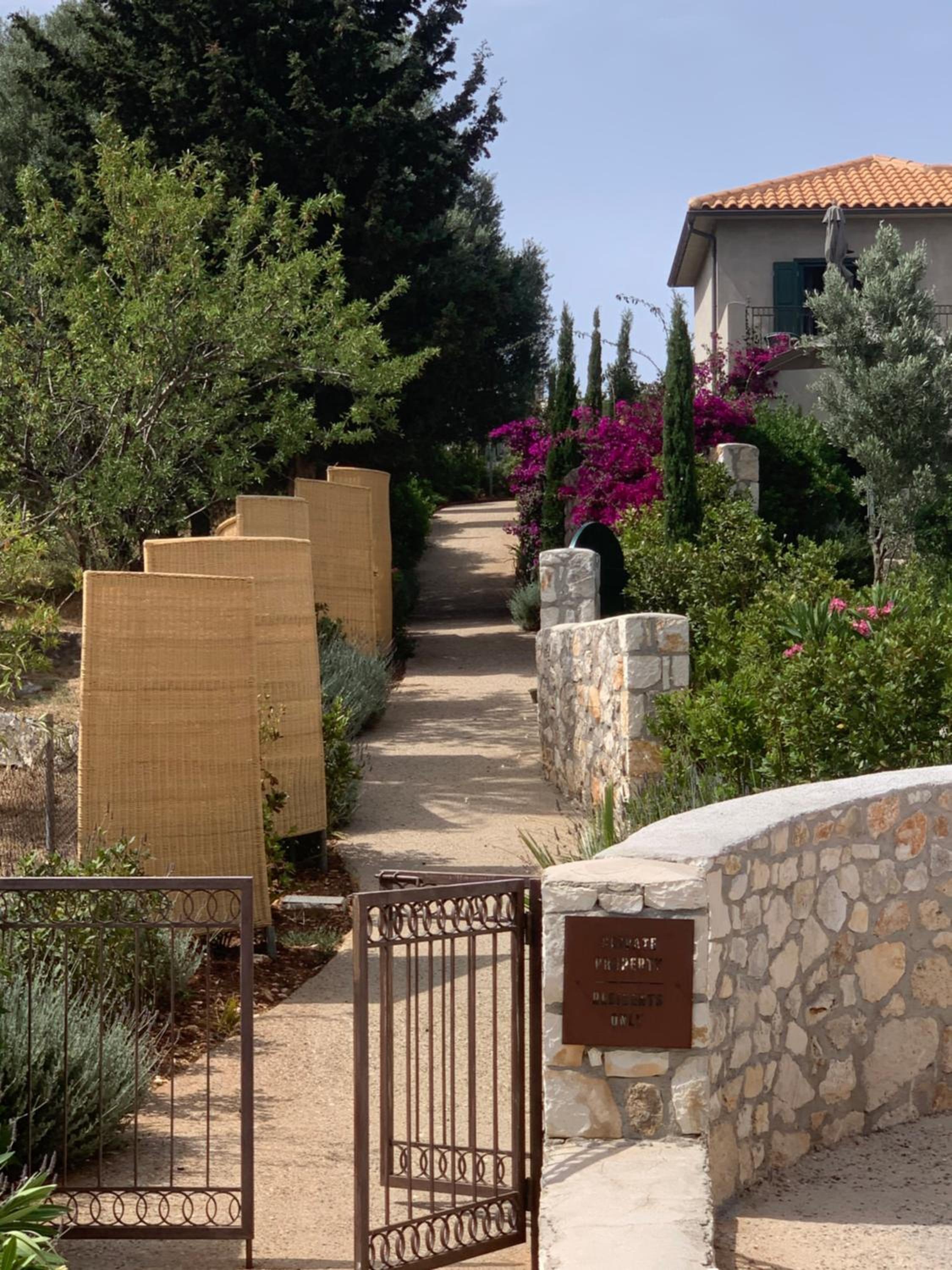 Hotel North Point Houses - Image 1