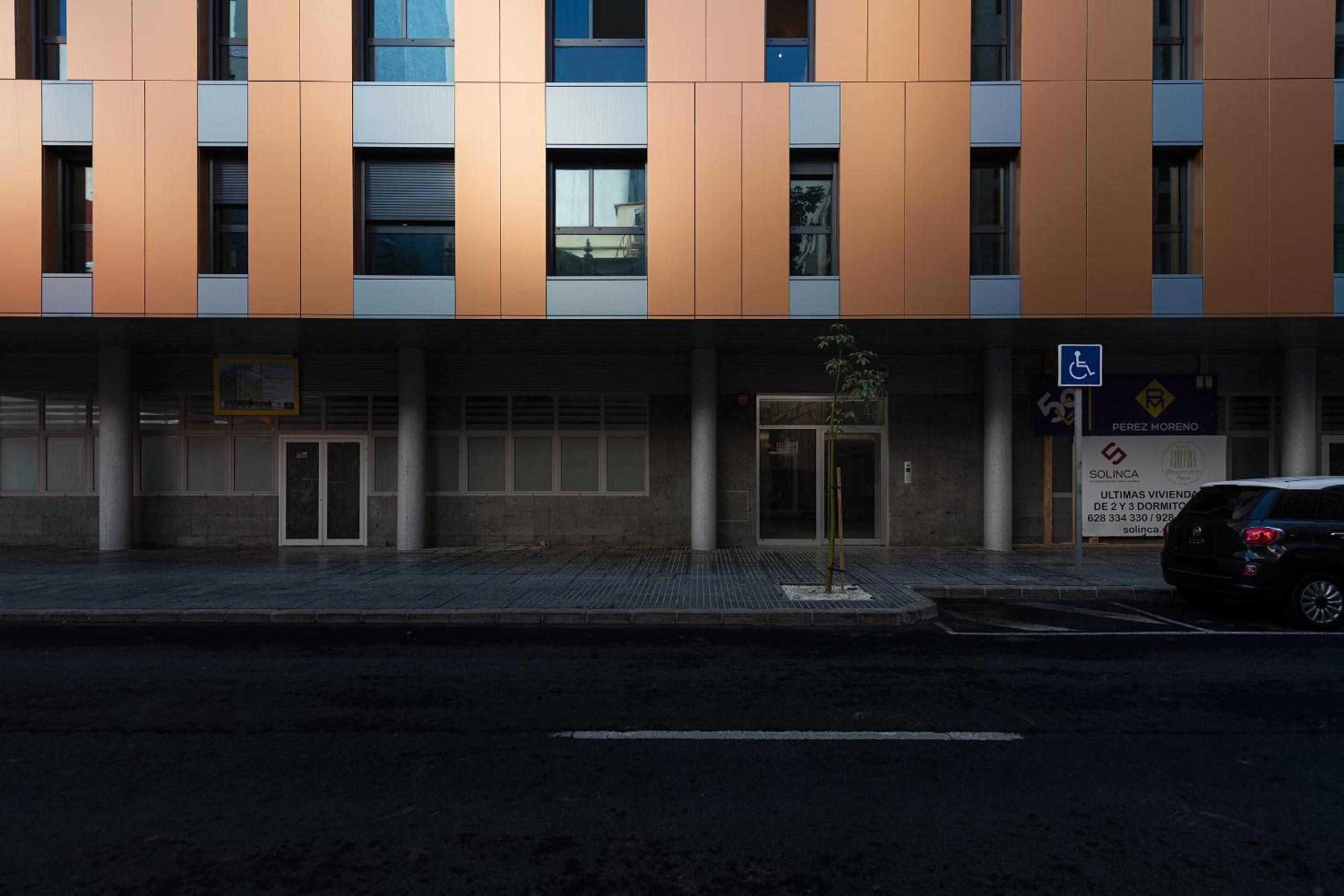 Eli Canteras-Parking-Airco by CanariasGetaway view 2