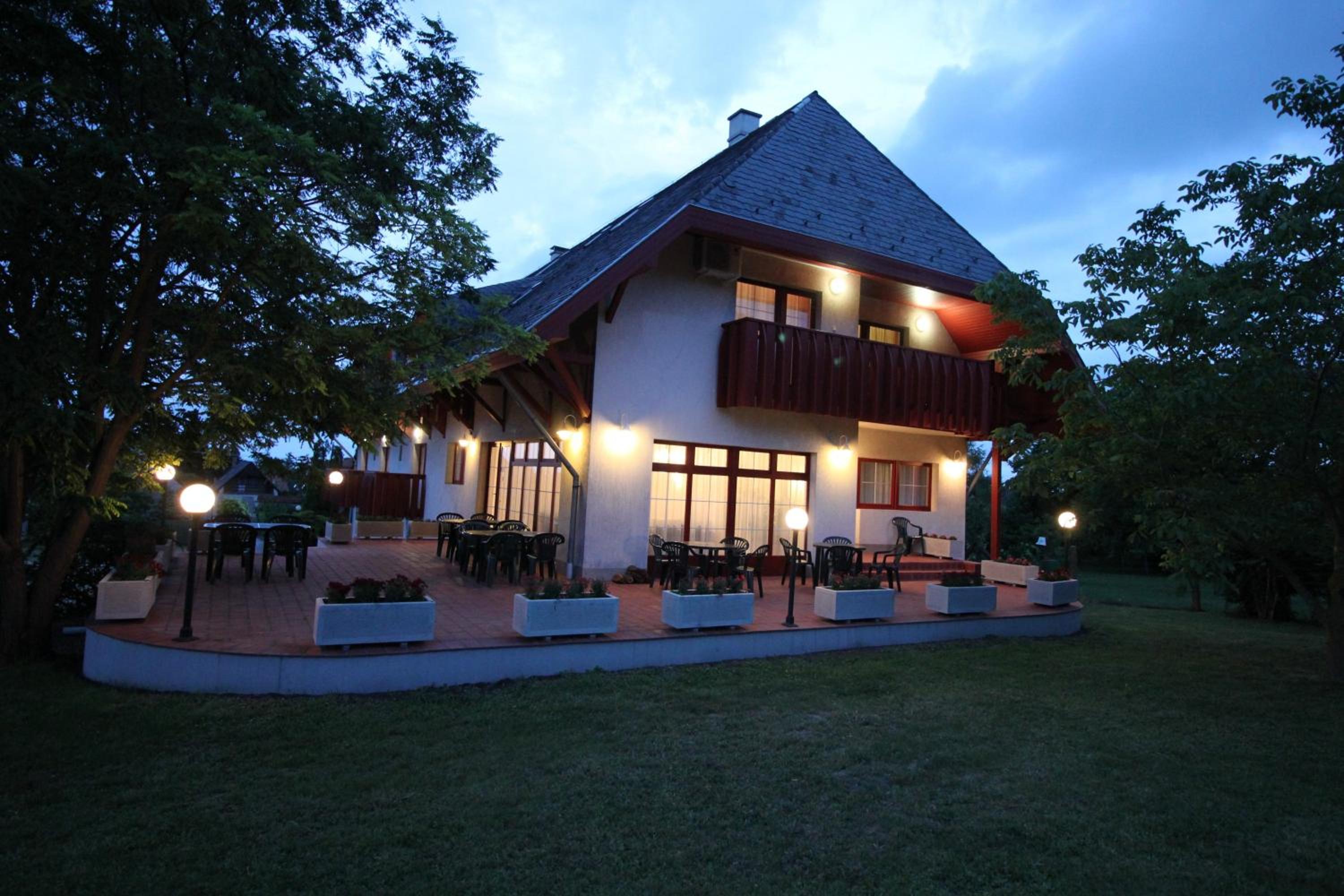 Photo 43