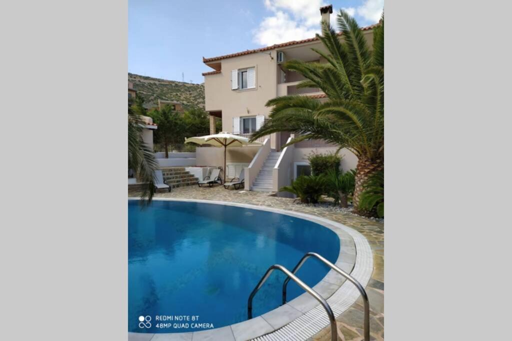 Luxury Villa with swimming pool view 4