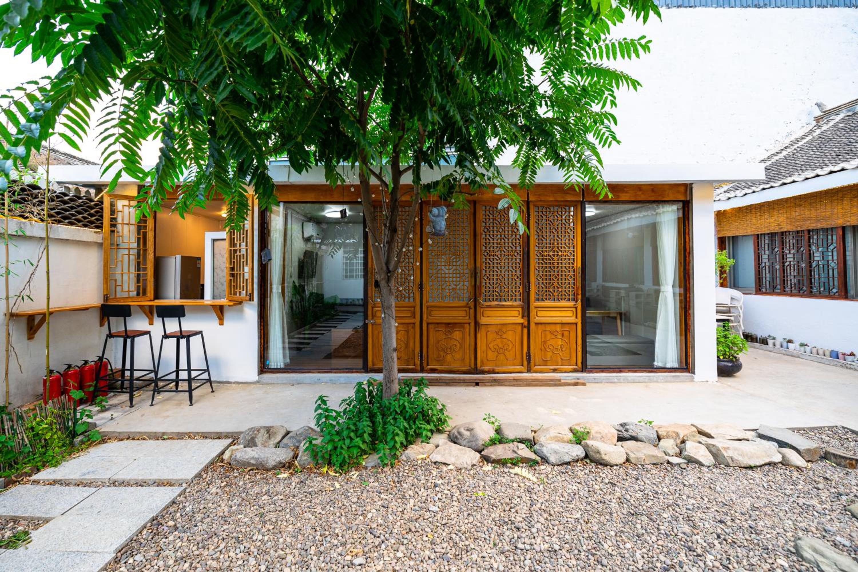 B&B under Great Wall