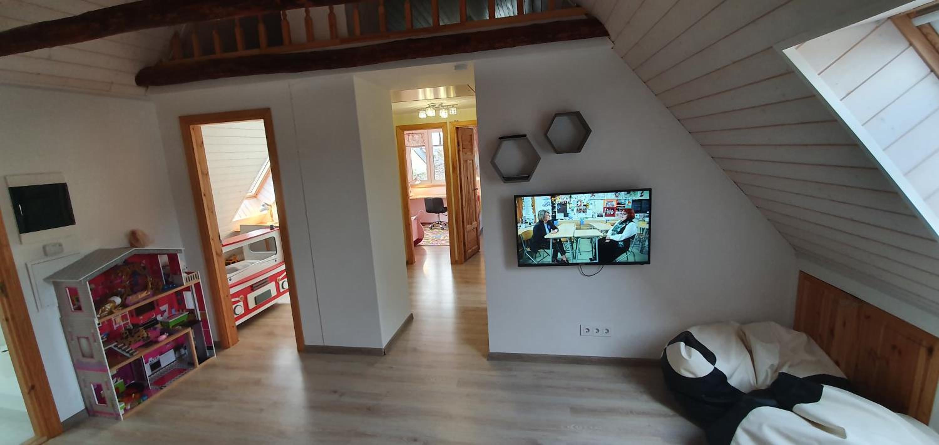 Photo 9
