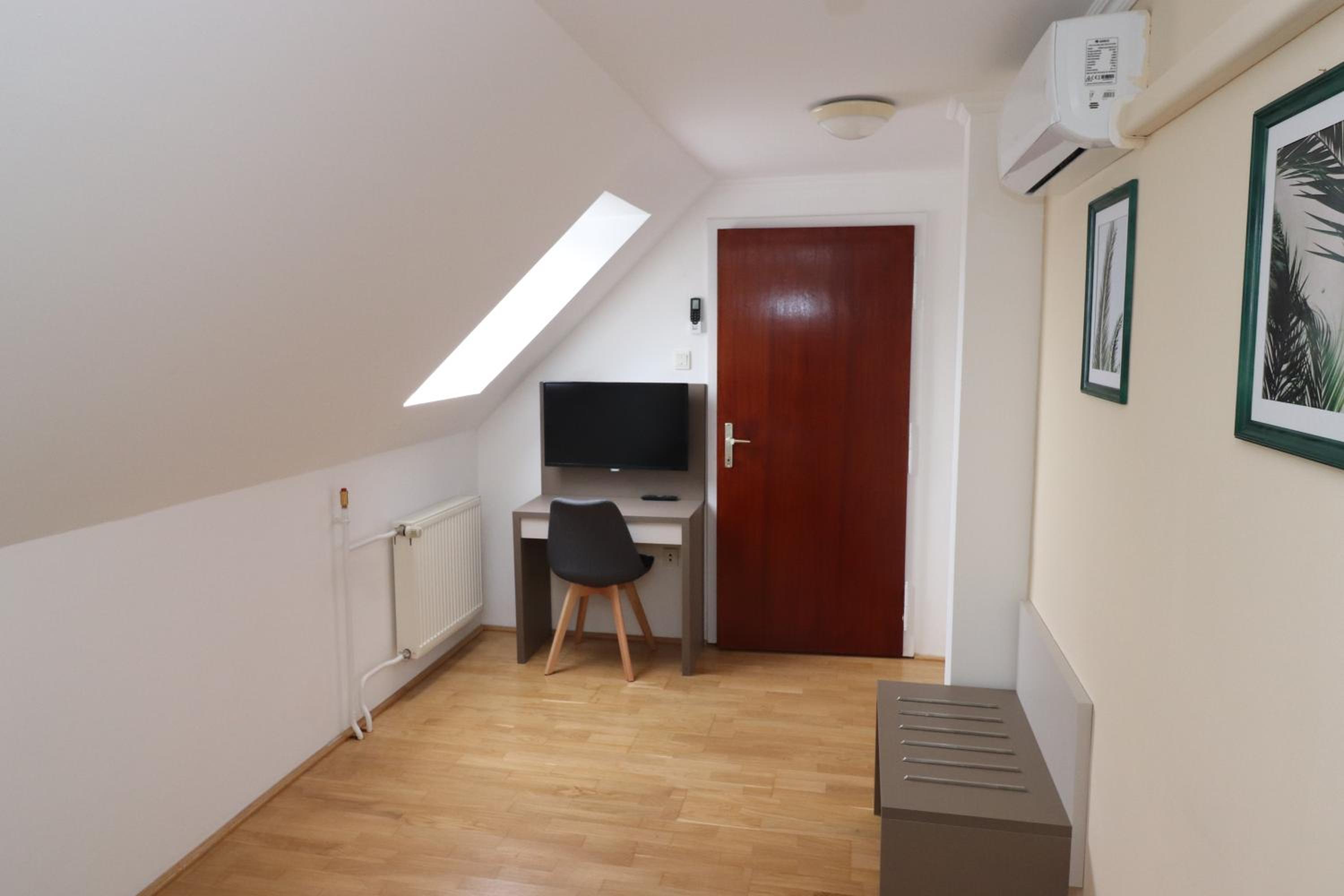 Photo 69
