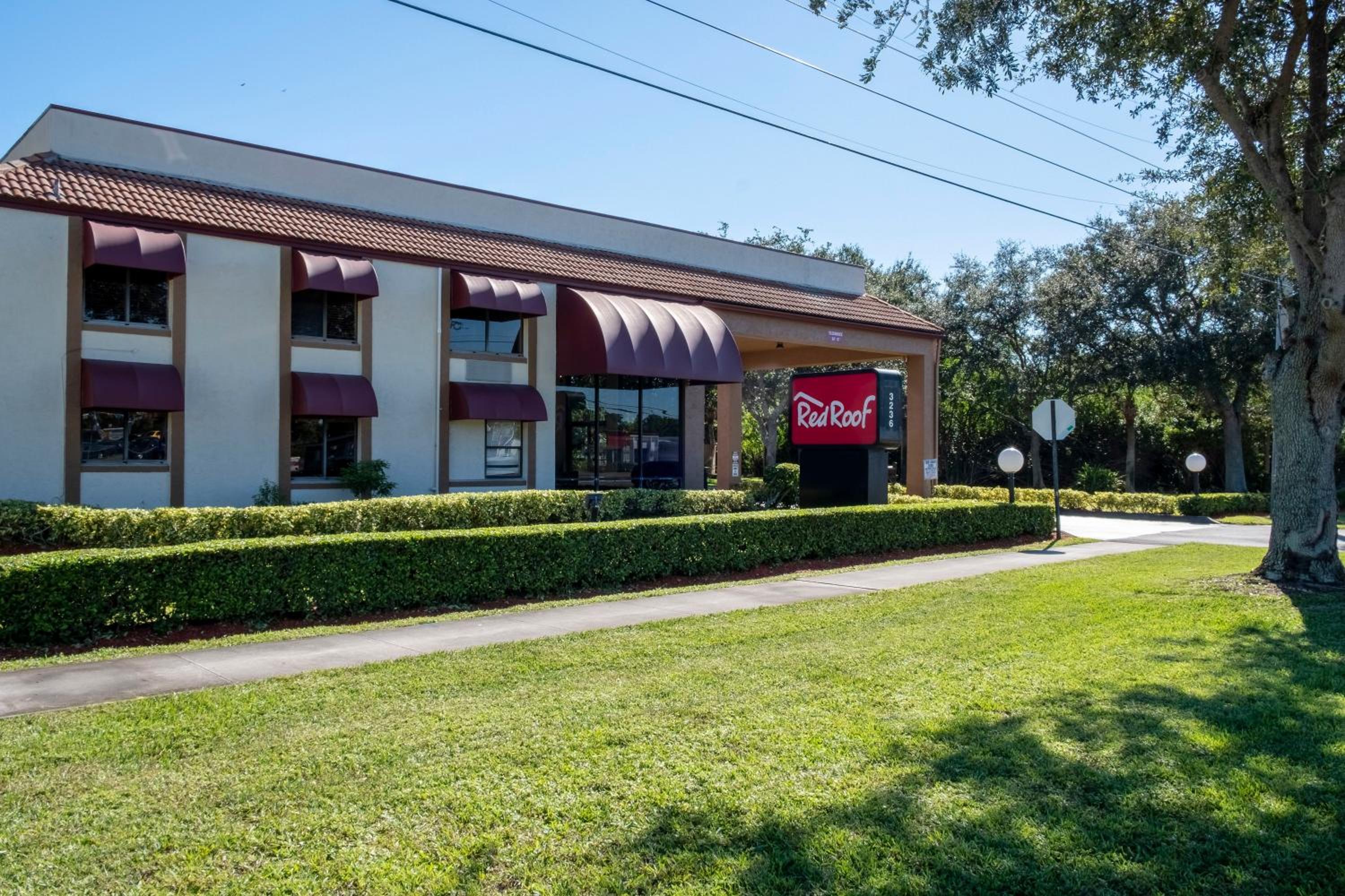 Red Roof Inn Ft Pierce view 5
