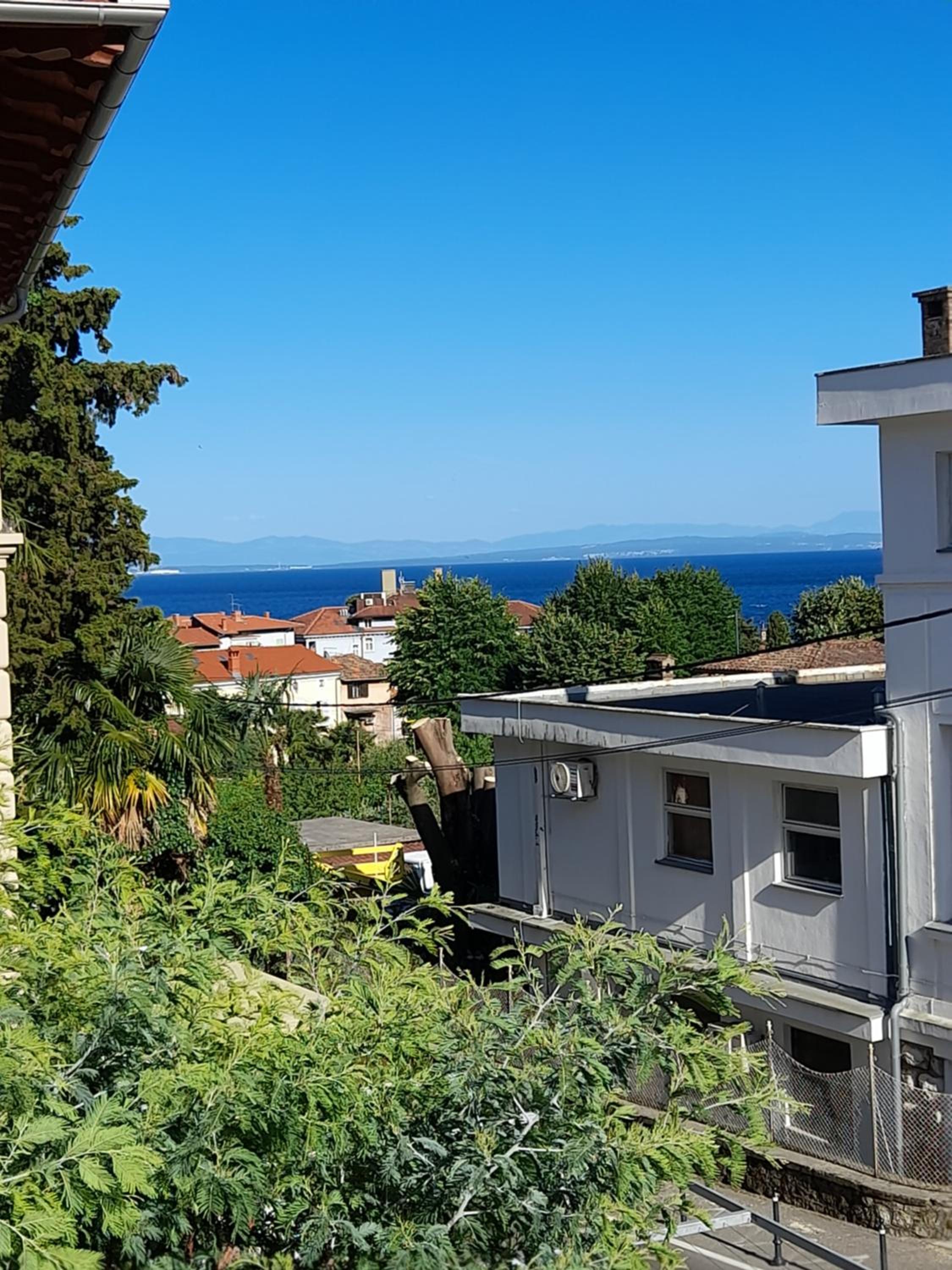 Apartments Orange Lovran view 5