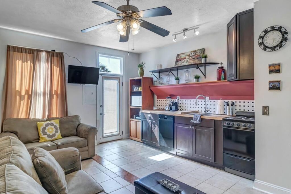 Charming 1st floor apt in the heart of Springfield view 2