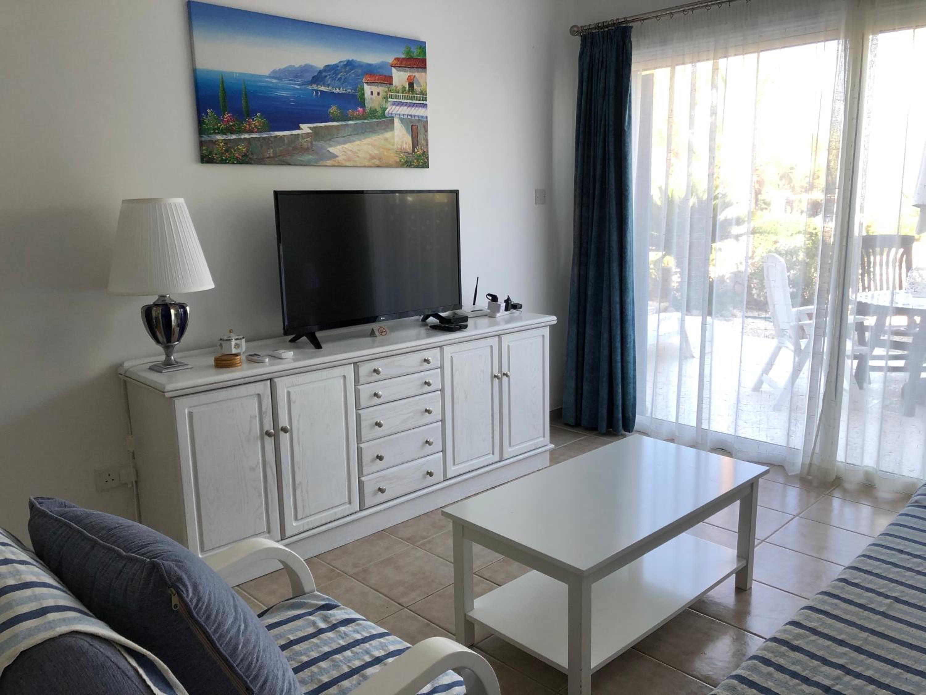Kings Palace - fabulous pool-side 2 bed apartment