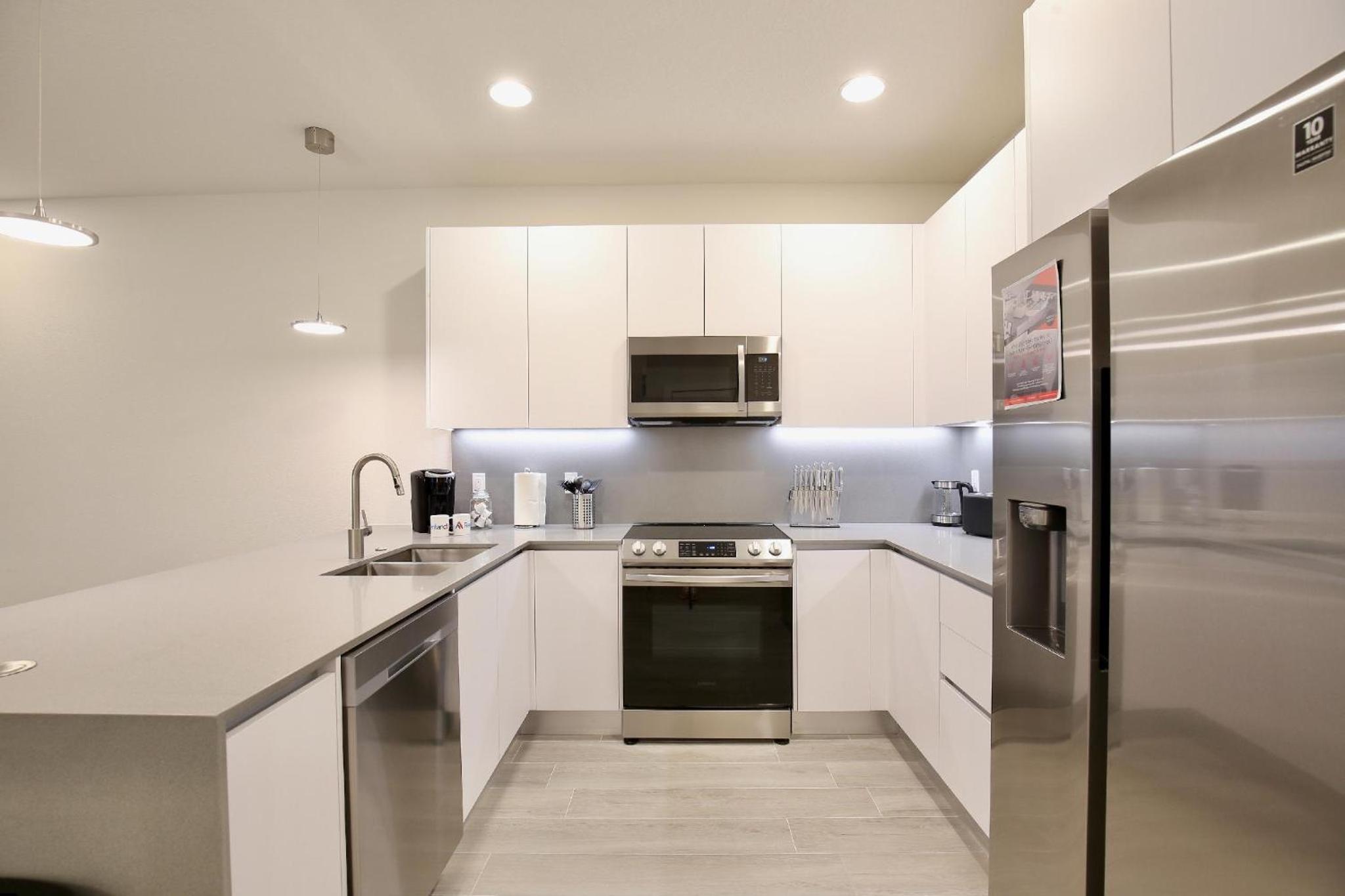 Amazing 3 bedroomloft townhouse in Hidden Forest, with private pool!