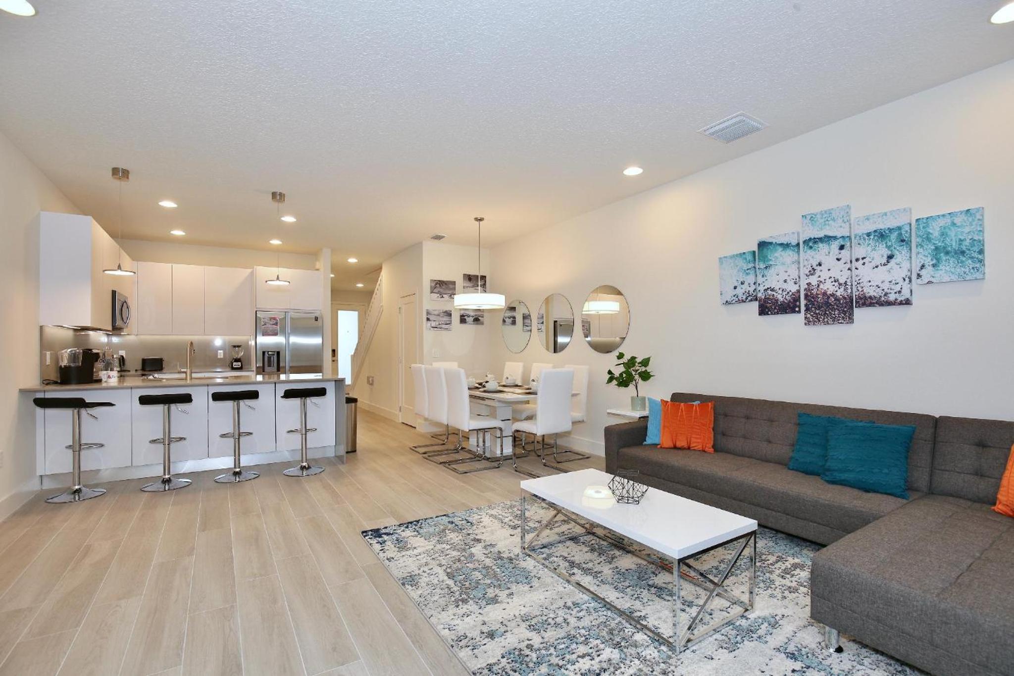 Amazing 3 bedroomloft townhouse in Hidden Forest, with private pool!