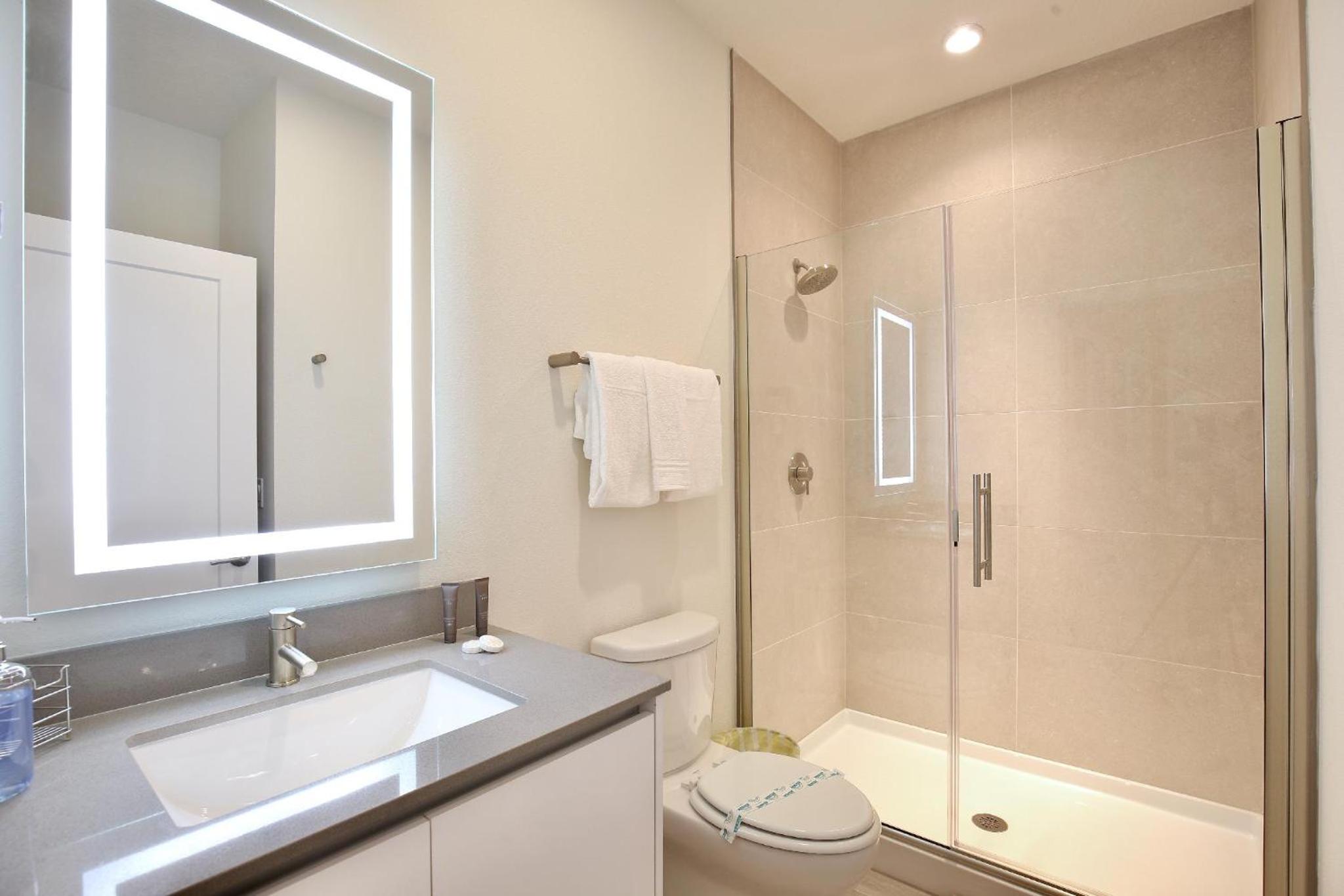 Amazing 3 bedroomloft townhouse in Hidden Forest, with private pool!