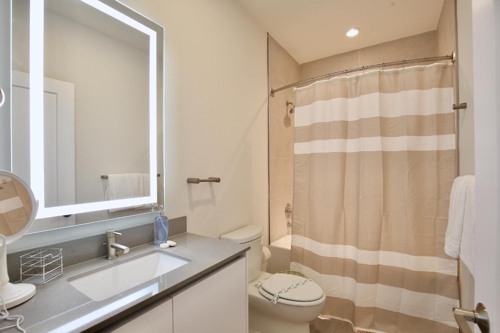 Amazing 3 bedroomloft townhouse in Hidden Forest, with private pool!