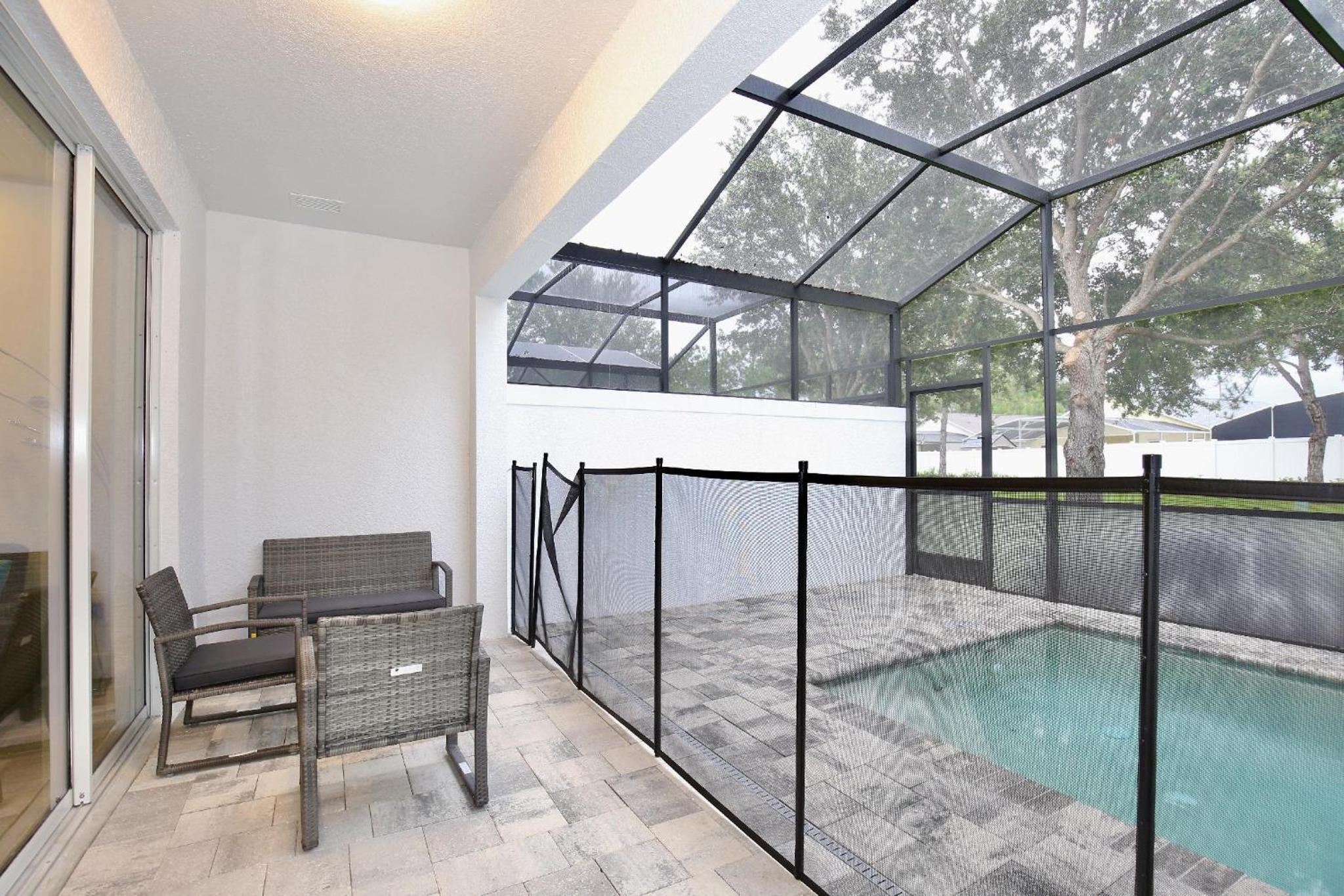 Amazing 3 bedroomloft townhouse in Hidden Forest, with private pool!
