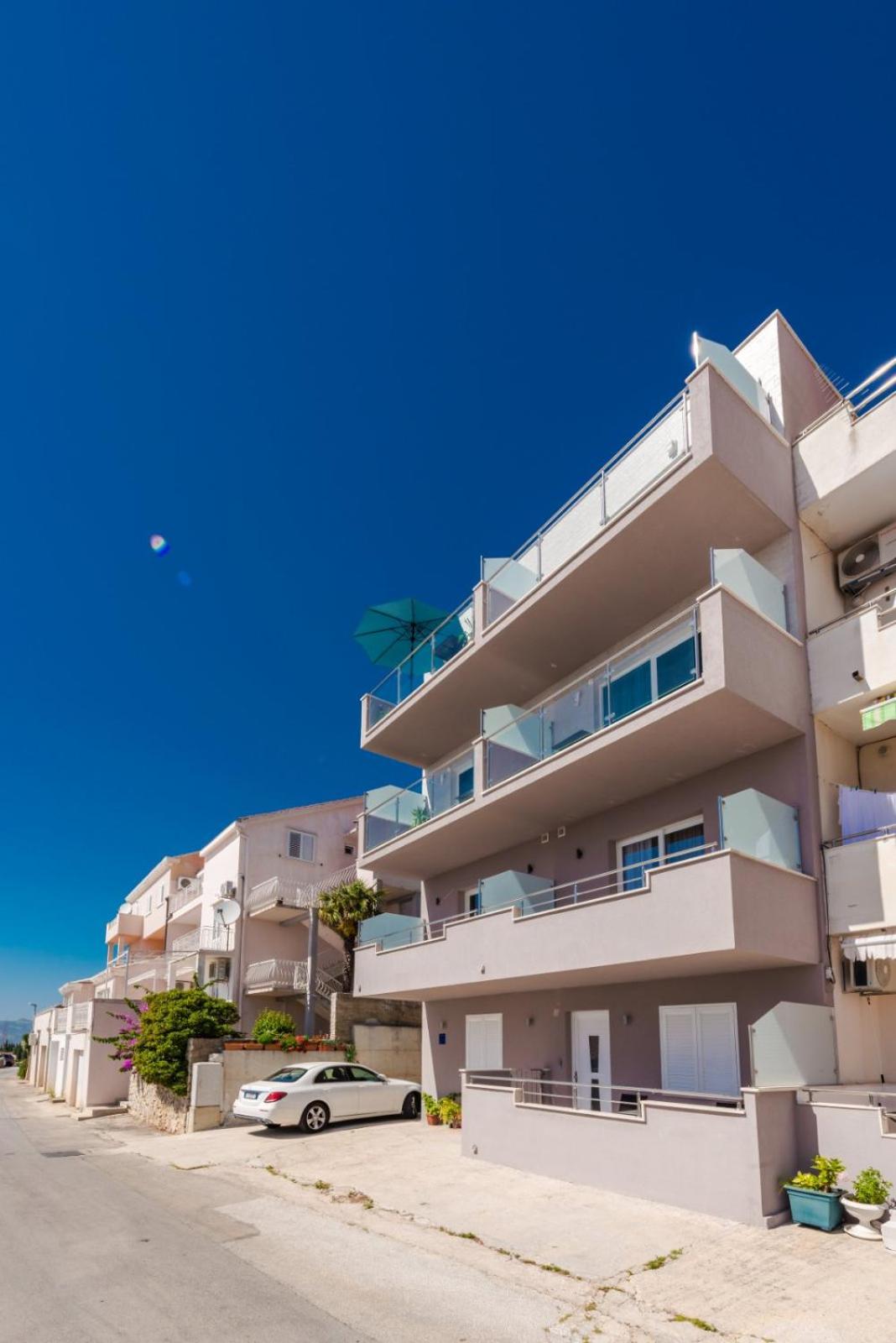 Hotel Deluxe Cosmopolit apartment - Image 1